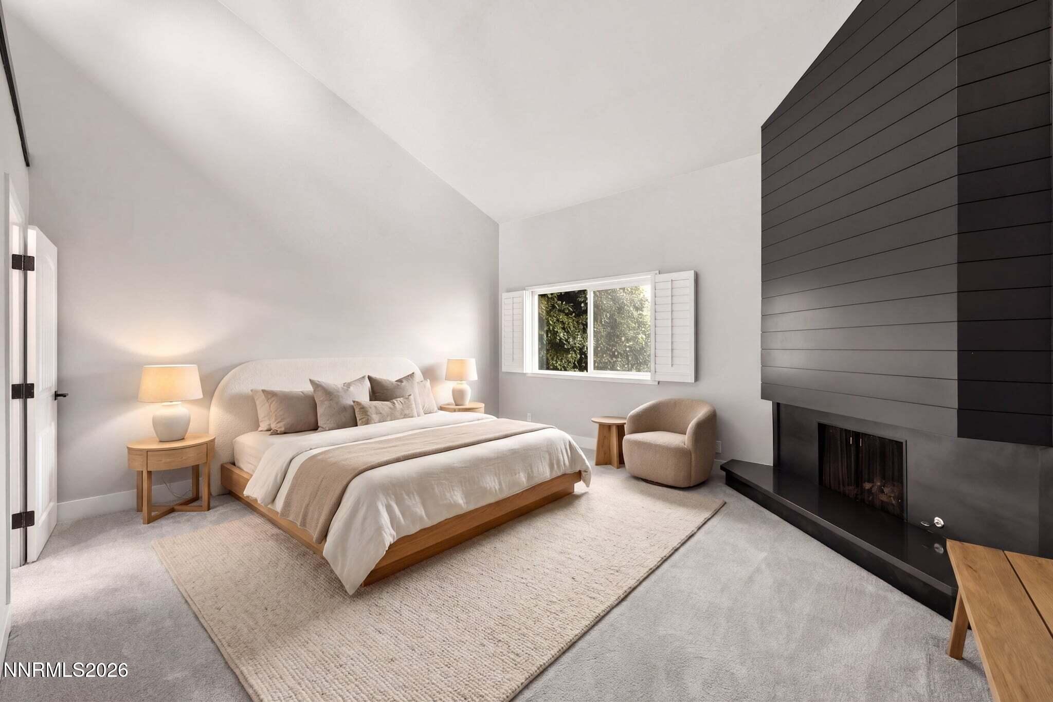 430-Angela-Place-33_staging_OrganicModer