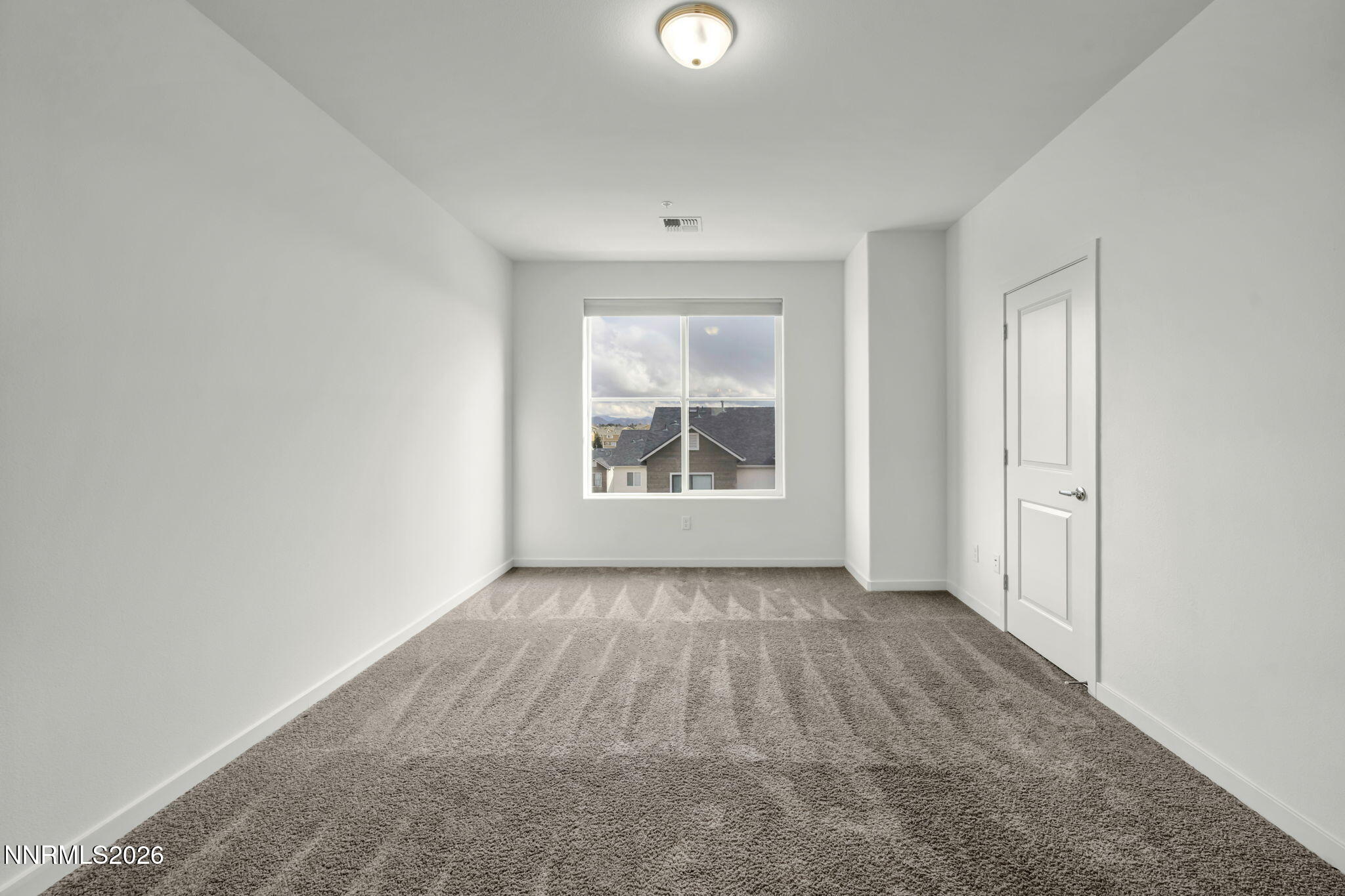 29-web-or-mls-545-gloria-may-ln