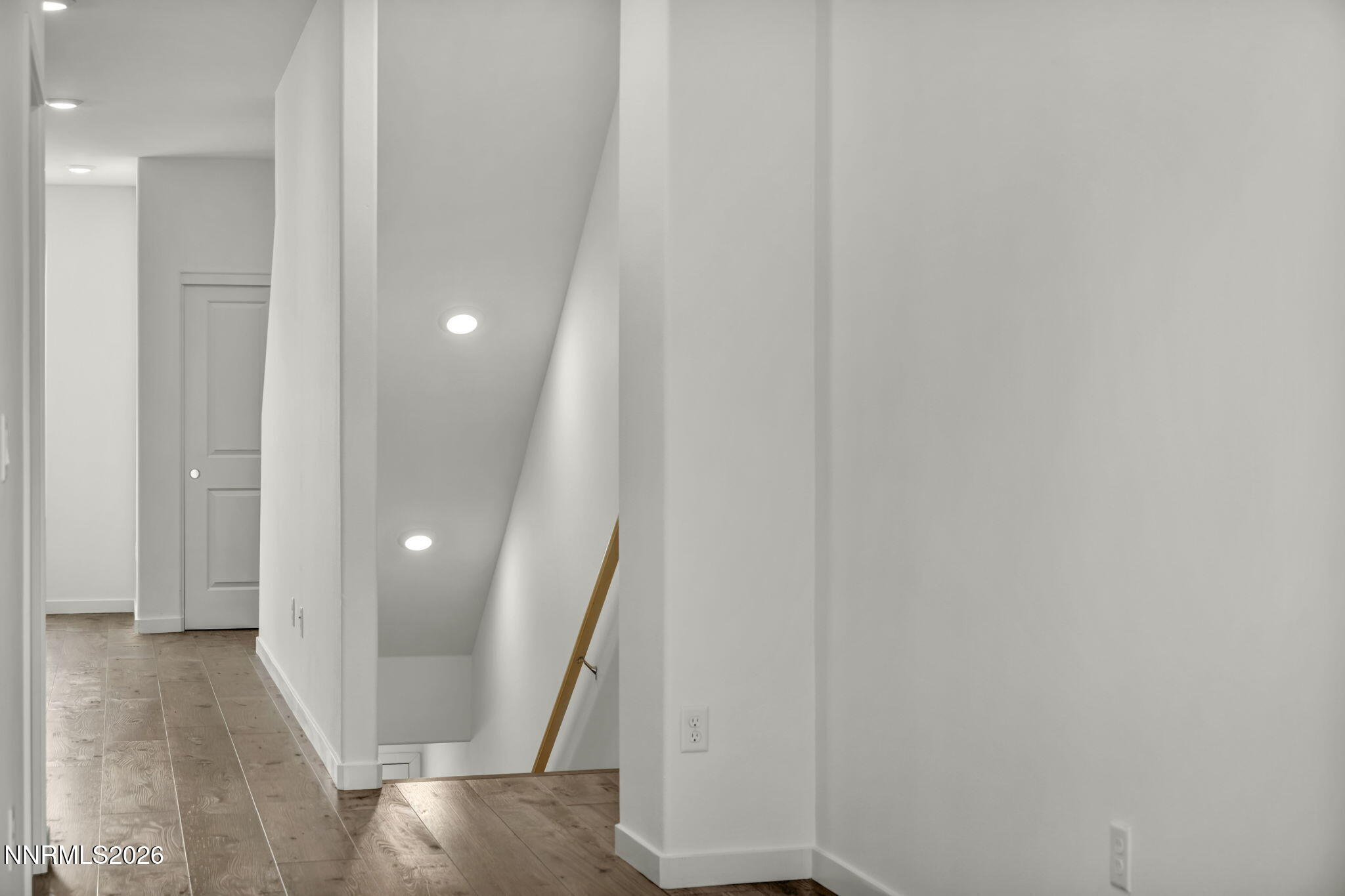 27-web-or-mls-545-gloria-may-ln