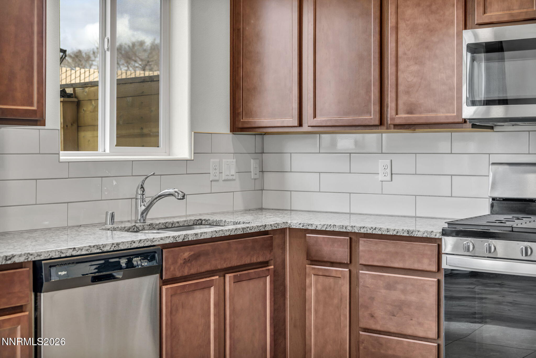 10-web-or-mls-545-gloria-may-ln