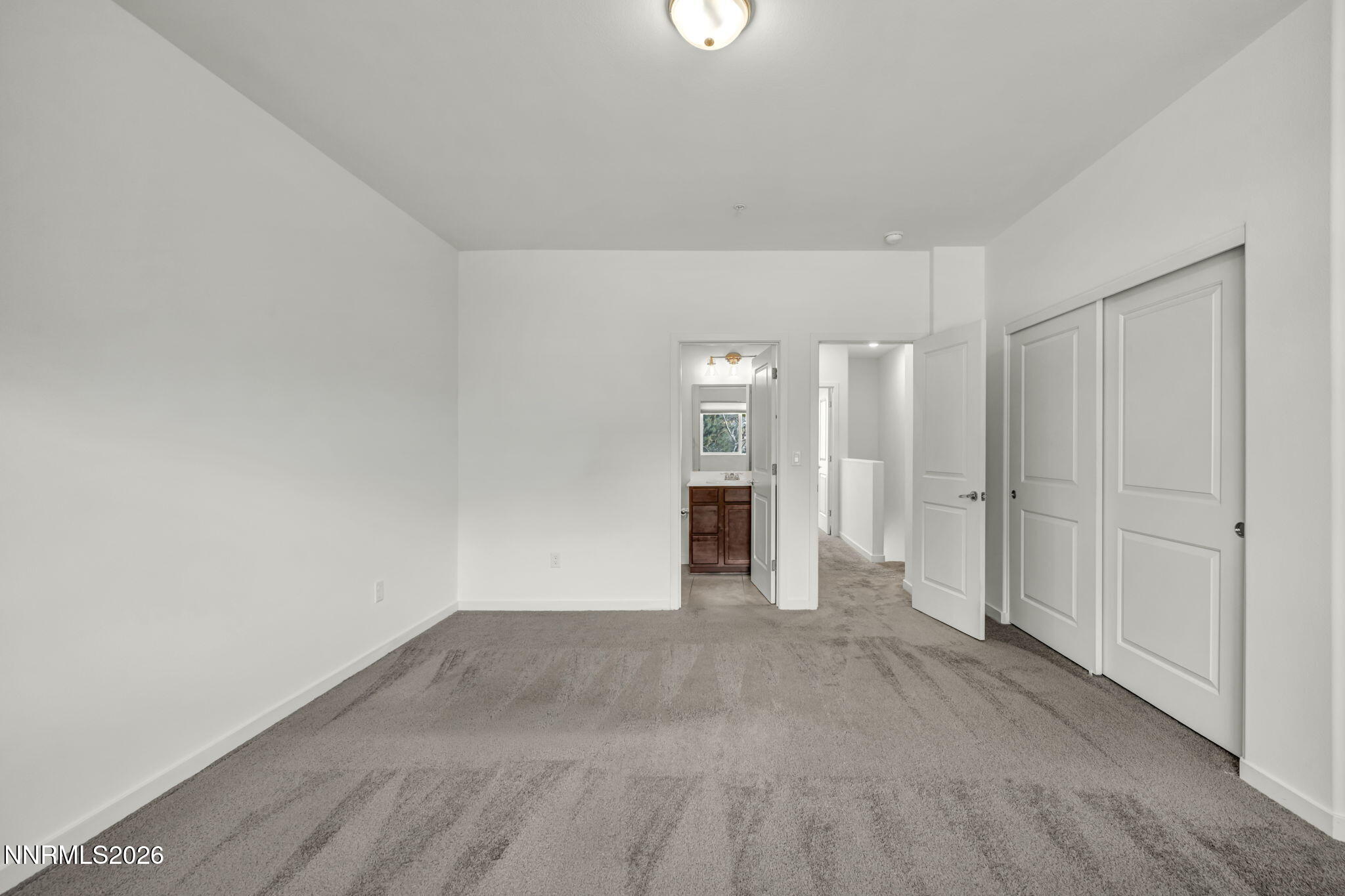 32-web-or-mls-545-gloria-may-ln