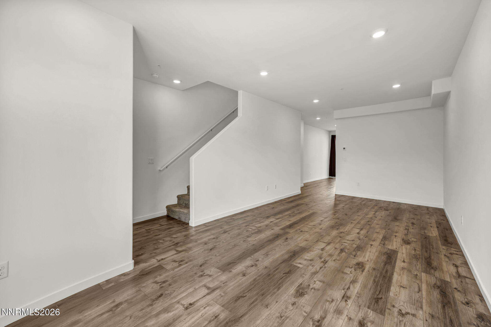 17-web-or-mls-545-gloria-may-ln