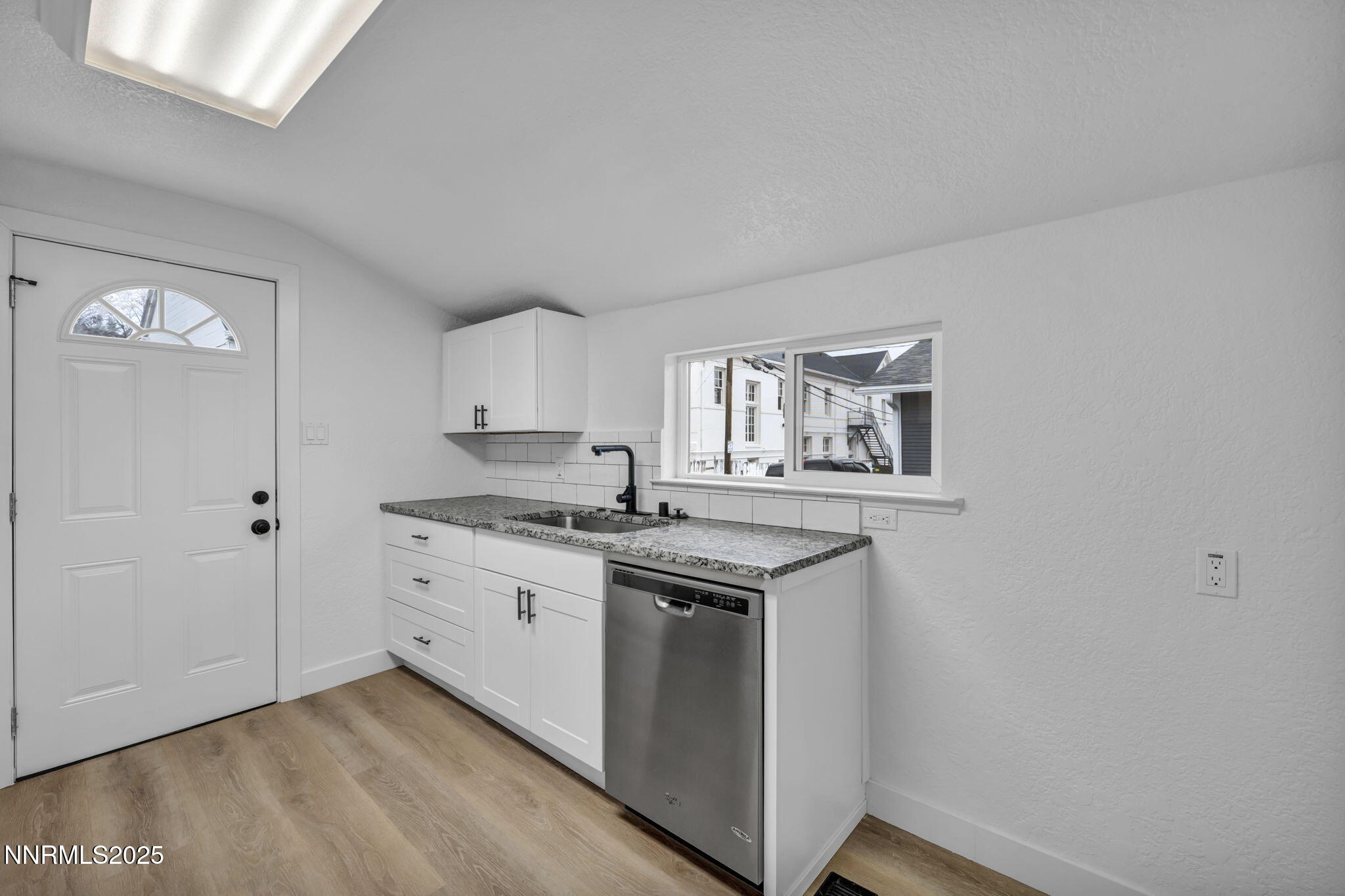 26-web-or-mls-1080-bell-st