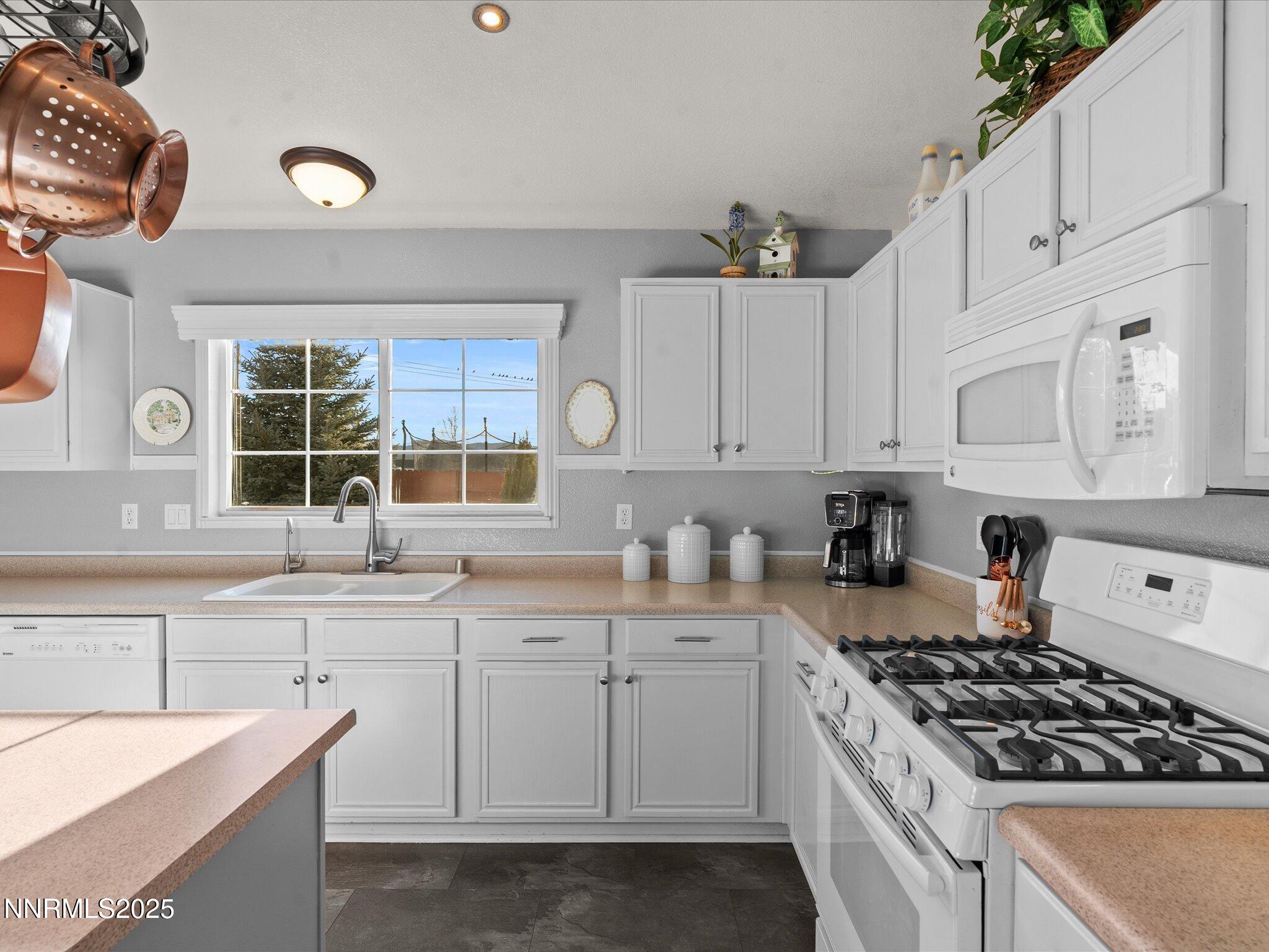 12-17634 Georgetown Ct-111