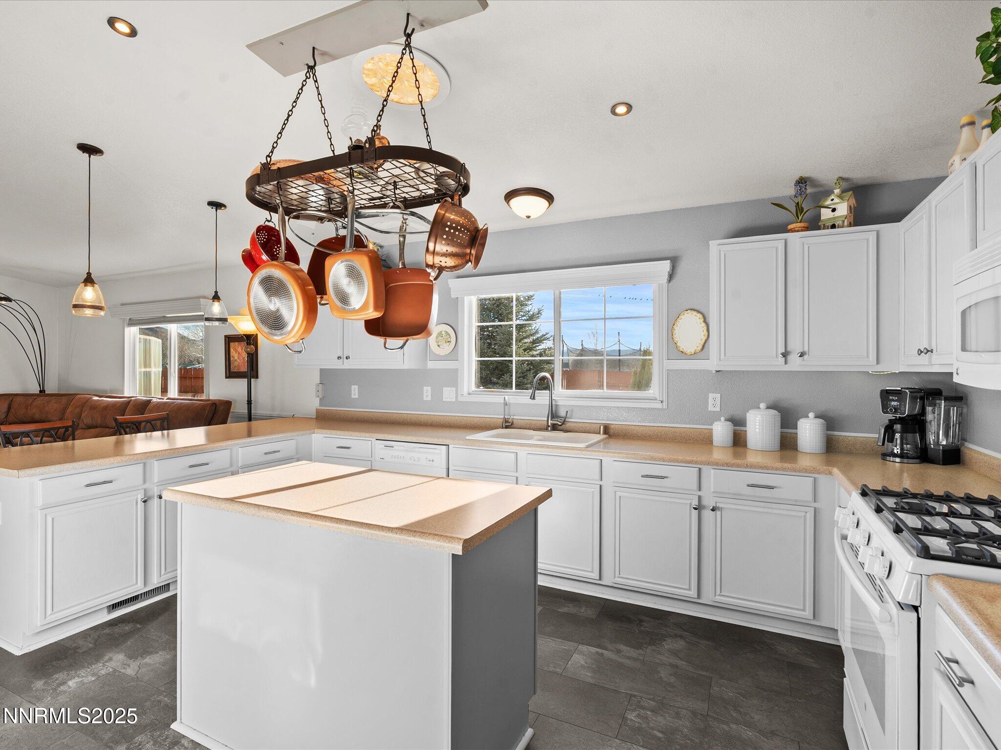 11-17634 Georgetown Ct-110