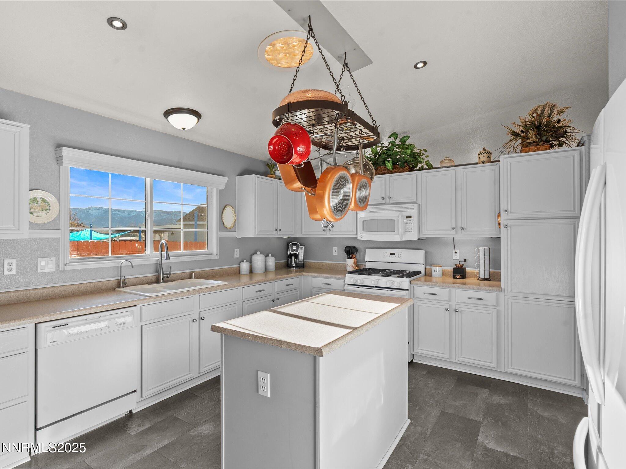 13-17634 Georgetown Ct-112