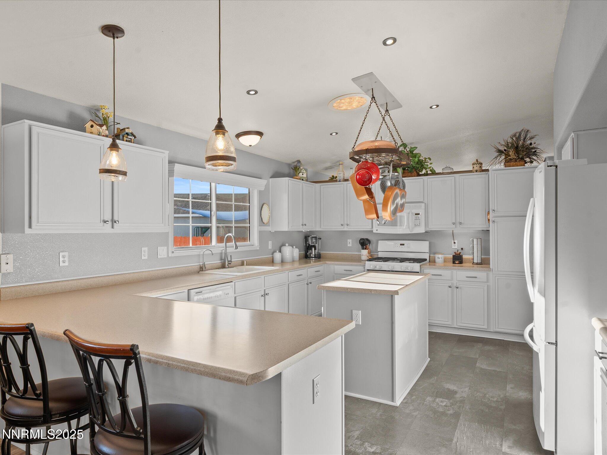 16-17634 Georgetown Ct-115