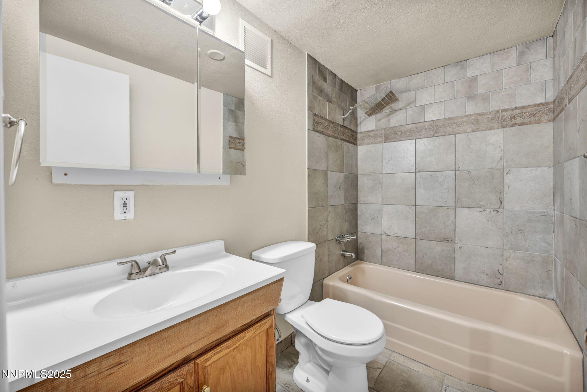 51-web-or-mls-1735-carlin-st