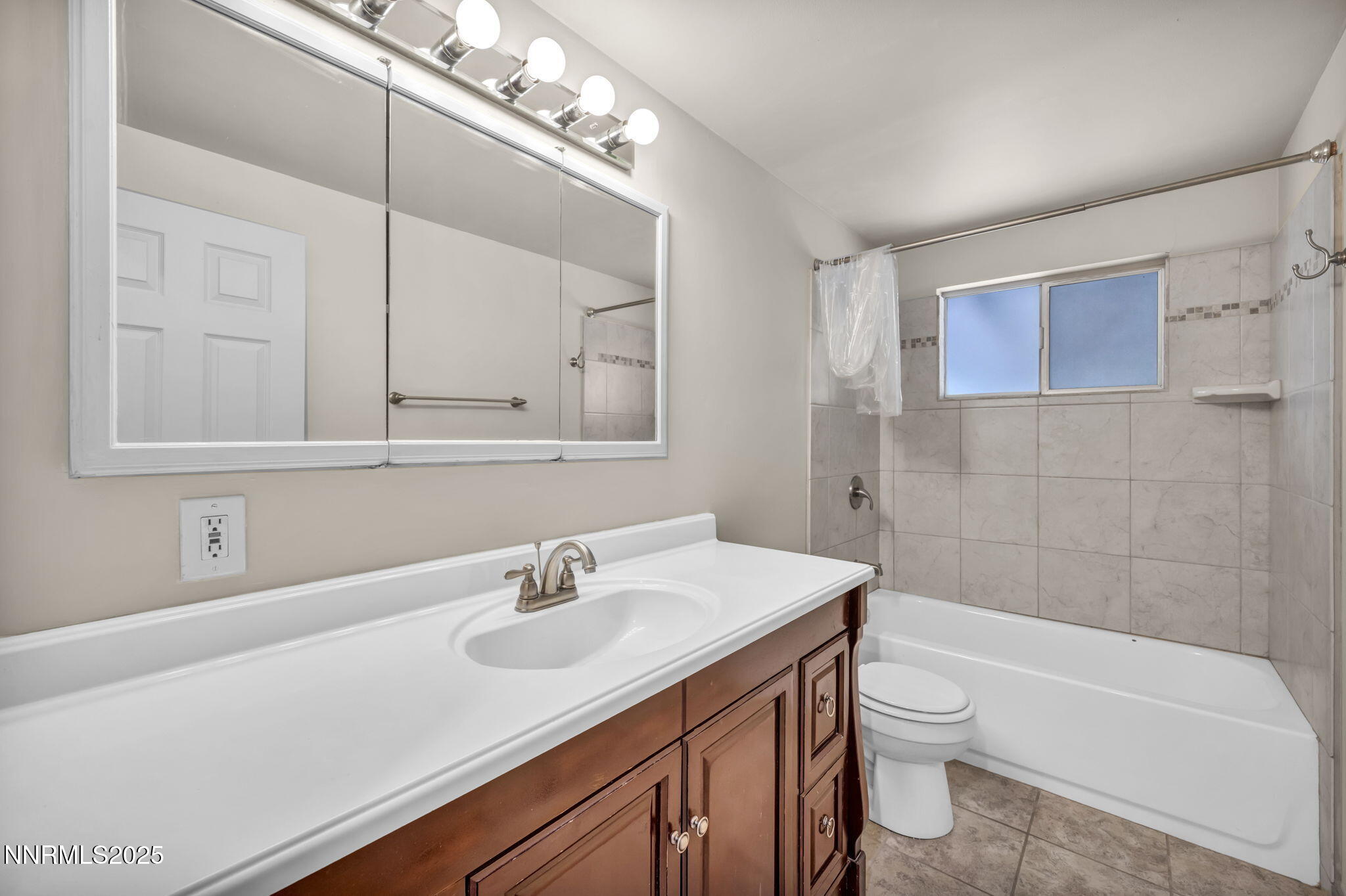 42-web-or-mls-1735-carlin-st