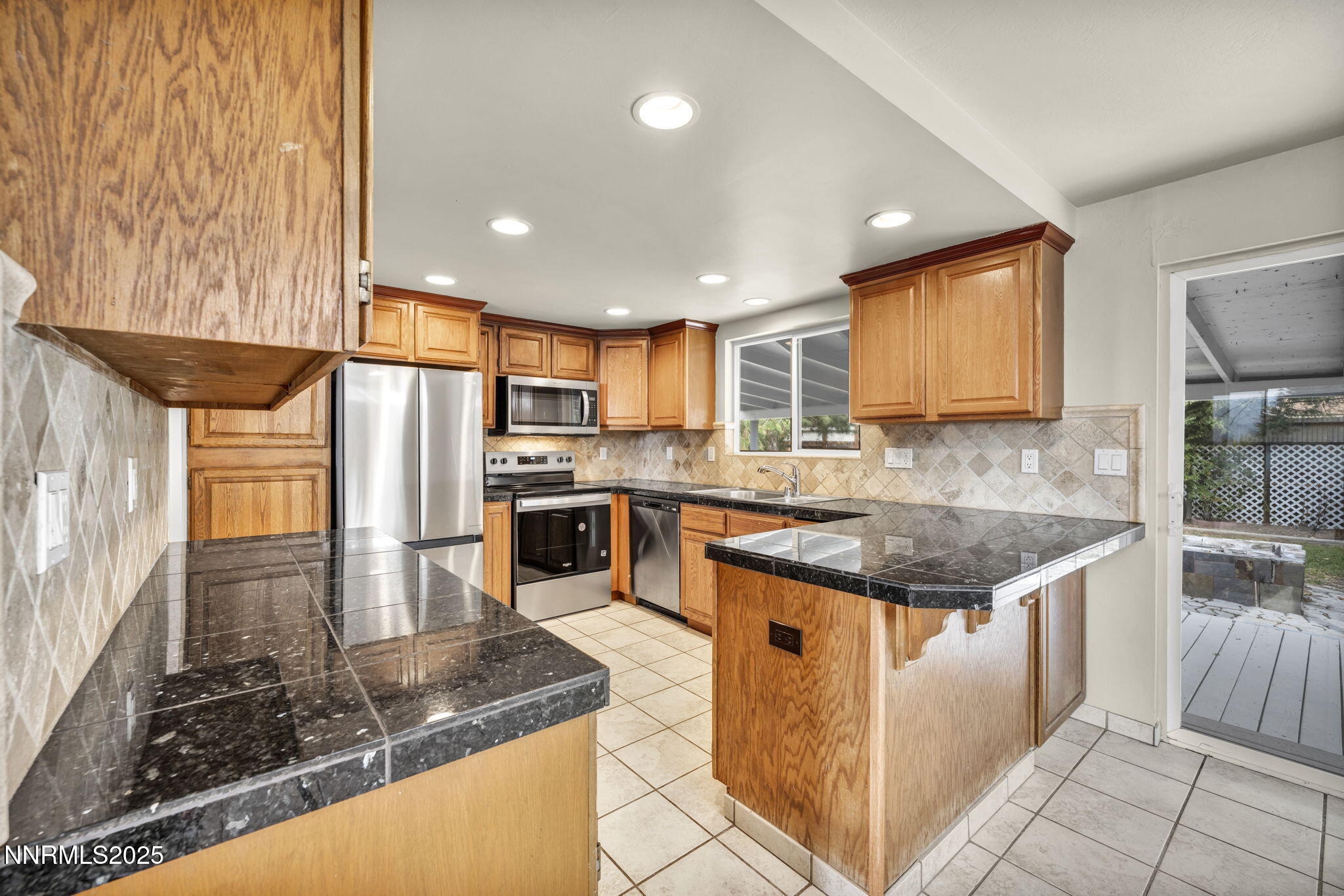 63-web-or-mls-1735-carlin-st