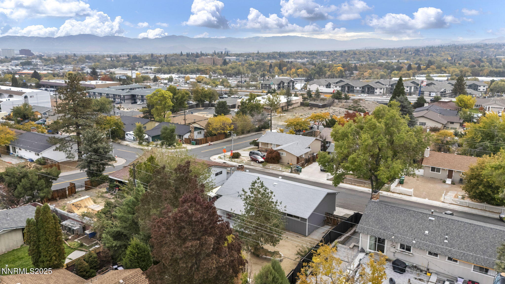 25-web-or-mls-1735-carlin-st