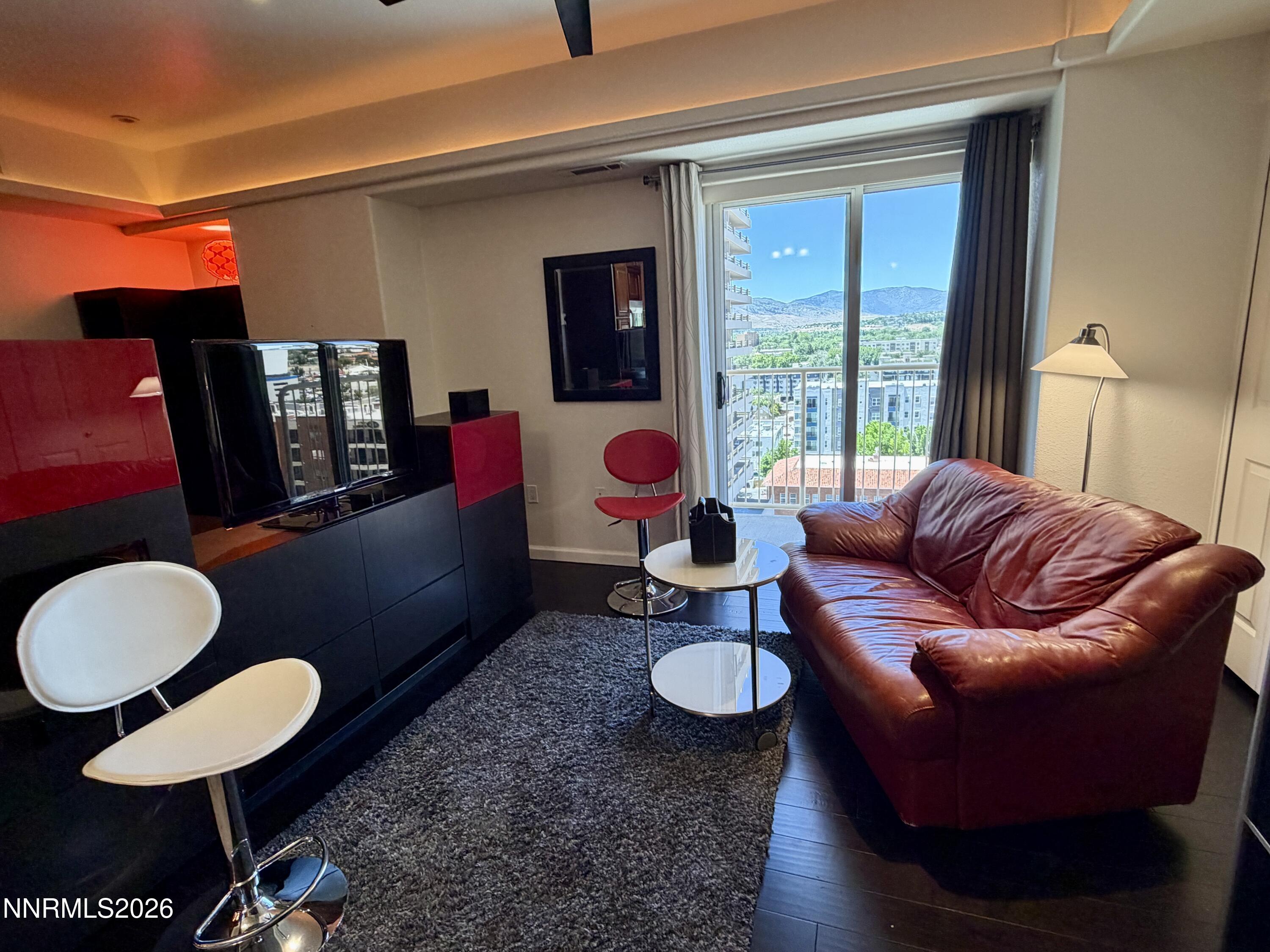 200 W 2nd Street APT 1010