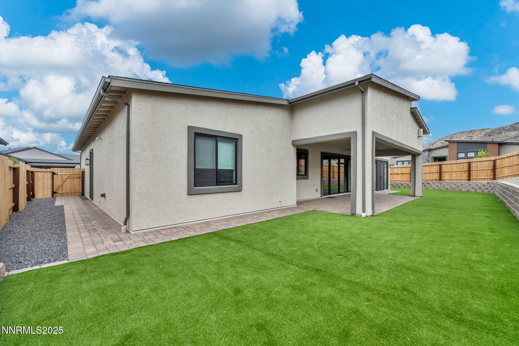 14-web-or-mls-2348-hammer-fls-dr