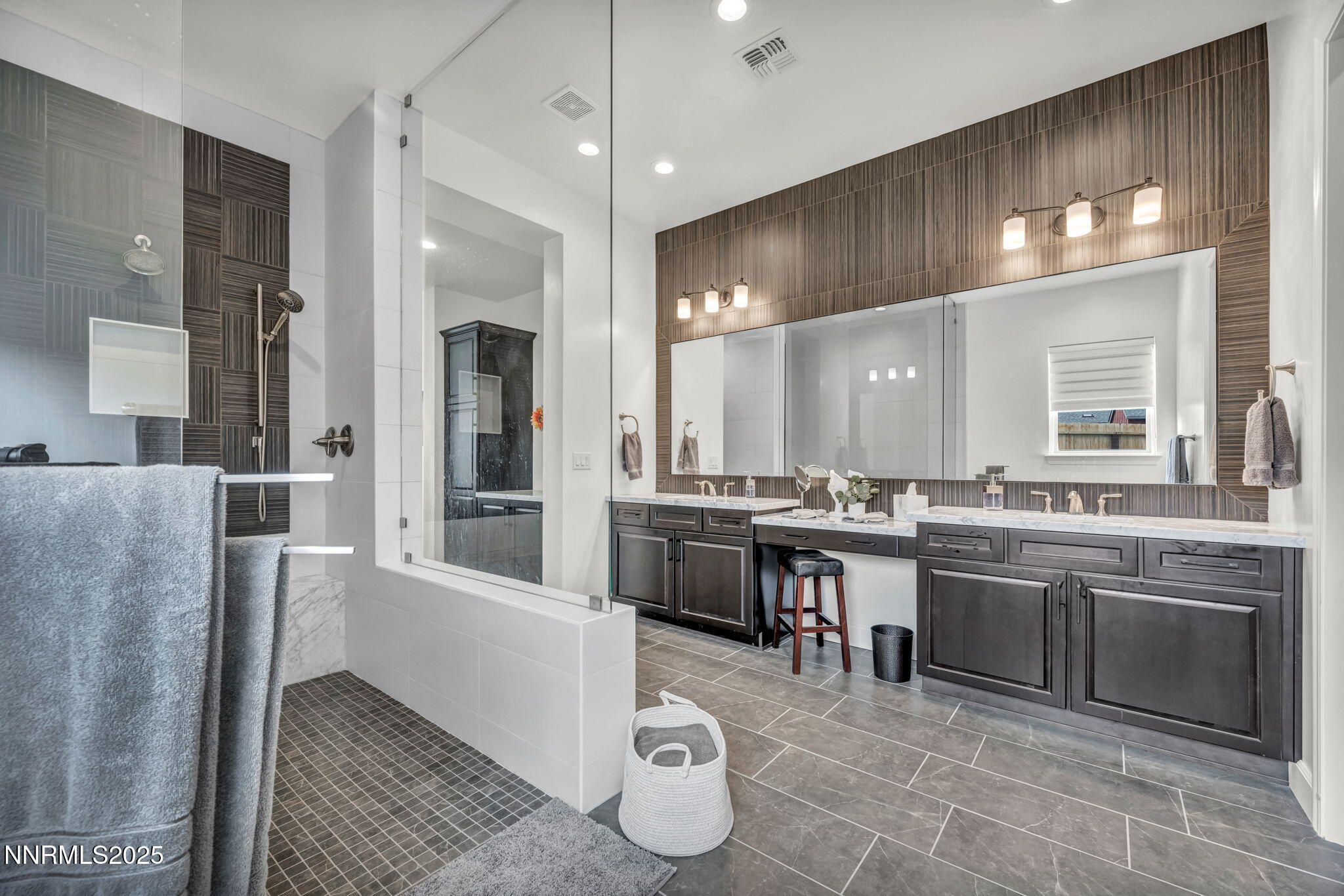 70-web-or-mls-2348-hammer-fls-dr