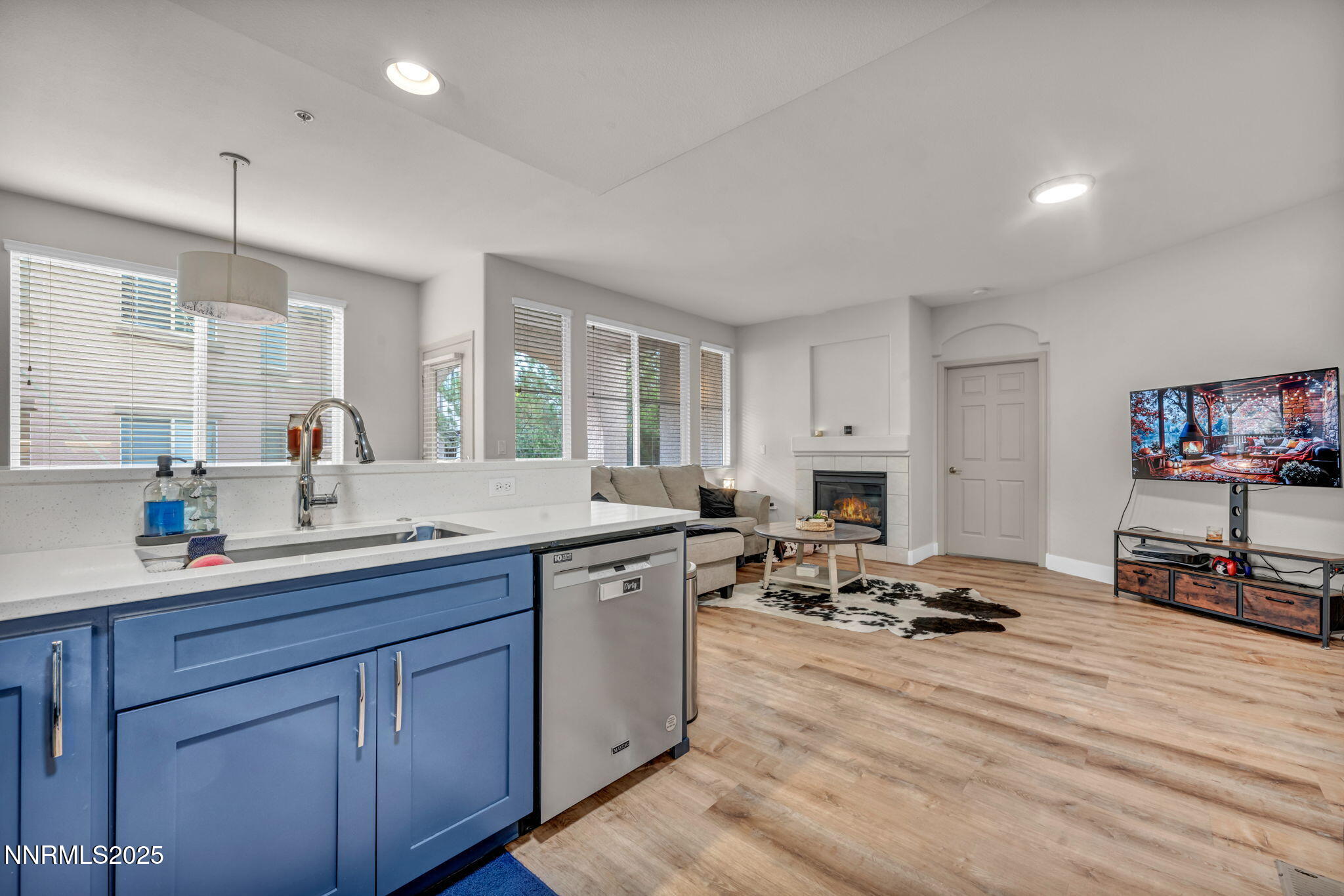 Sparks, Nevada 89436, United States, 2 Bedrooms Bedrooms, ,2 BathroomsBathrooms,Residential,Active,216994