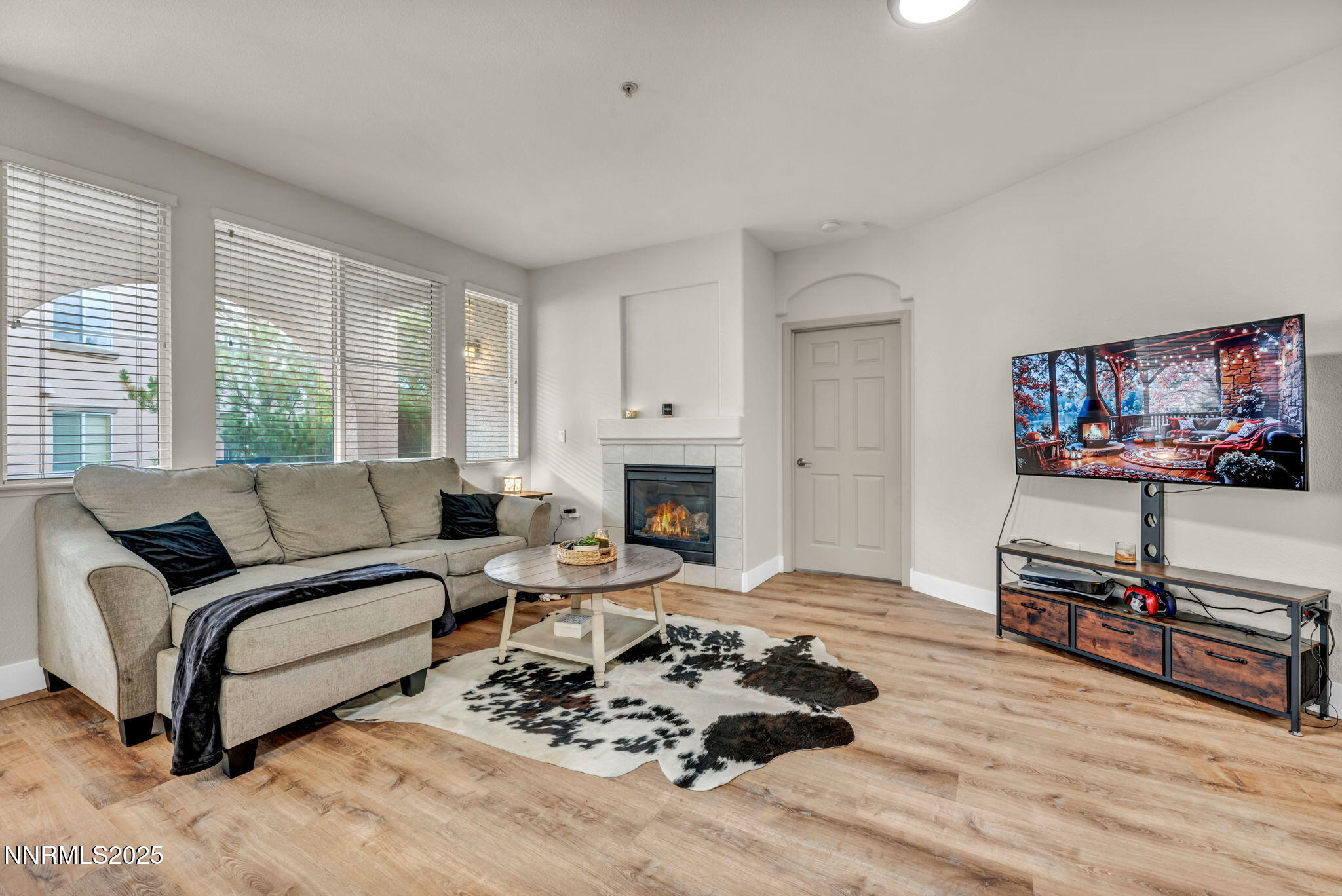 Sparks, Nevada 89436, United States, 2 Bedrooms Bedrooms, ,2 BathroomsBathrooms,Residential,Active,216994