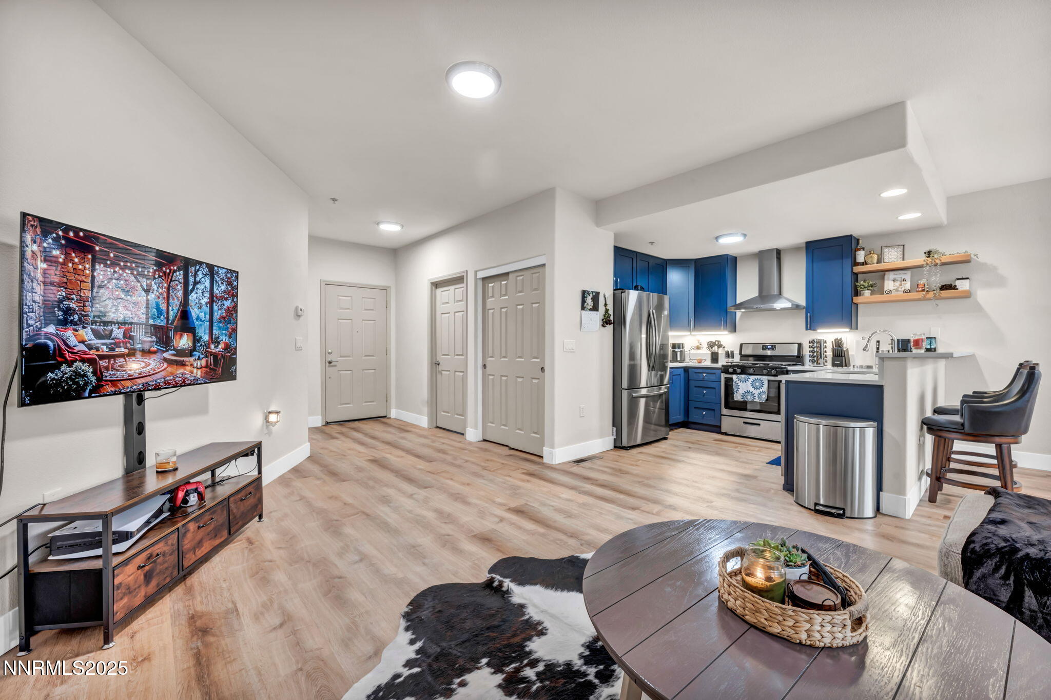 Sparks, Nevada 89436, United States, 2 Bedrooms Bedrooms, ,2 BathroomsBathrooms,Residential,Active,216994