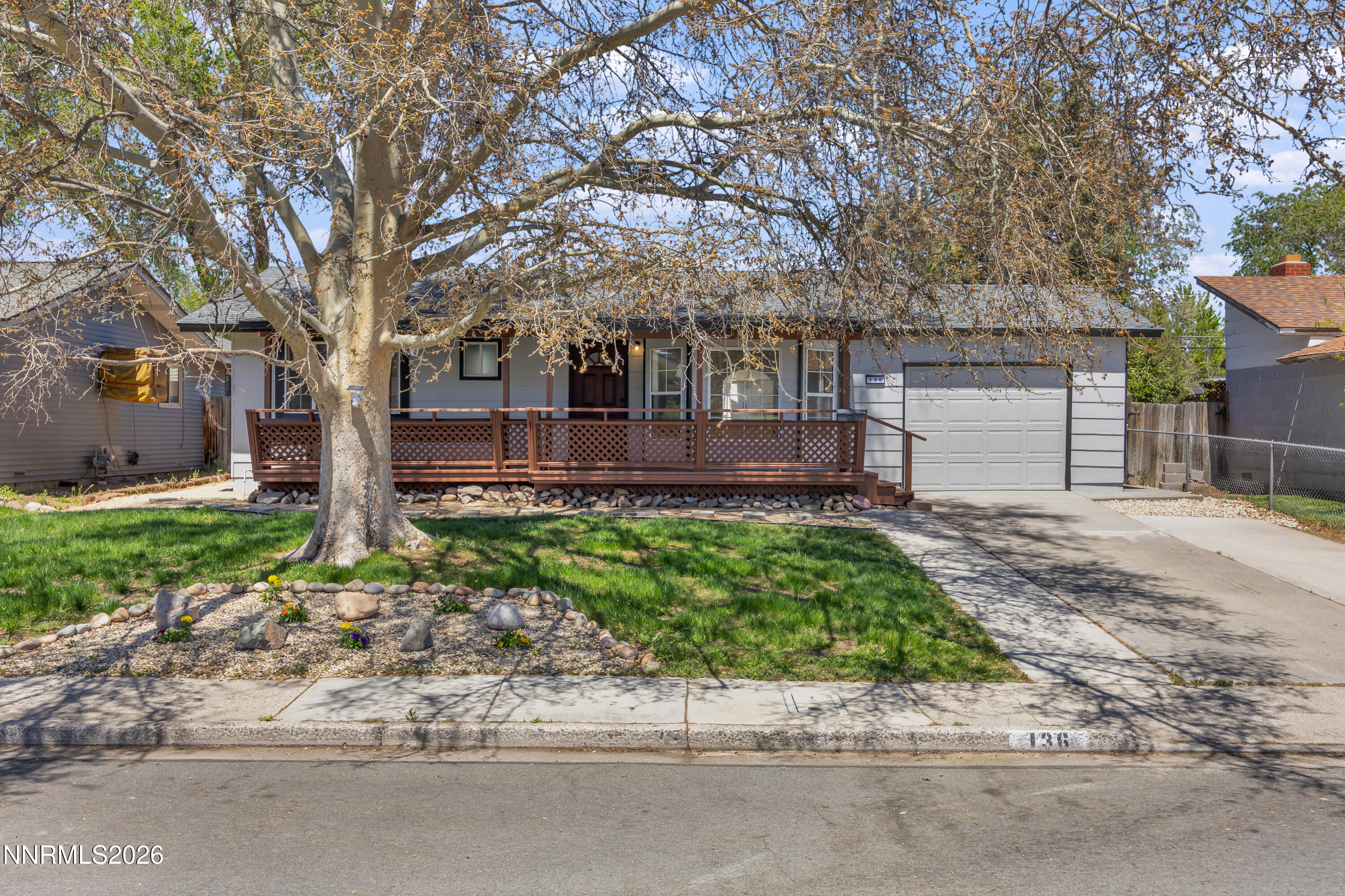 136 York Way