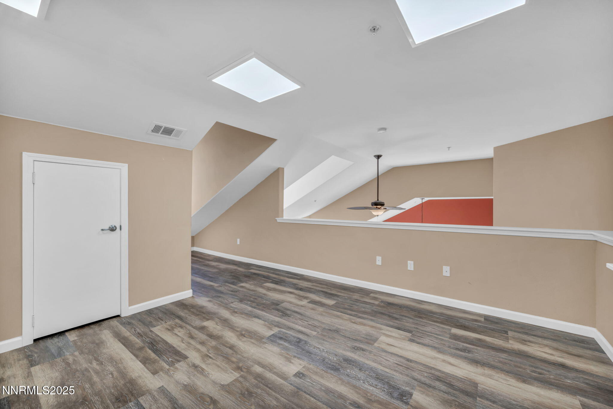 17-web-or-mls-17000-wedge-pkwy-2624