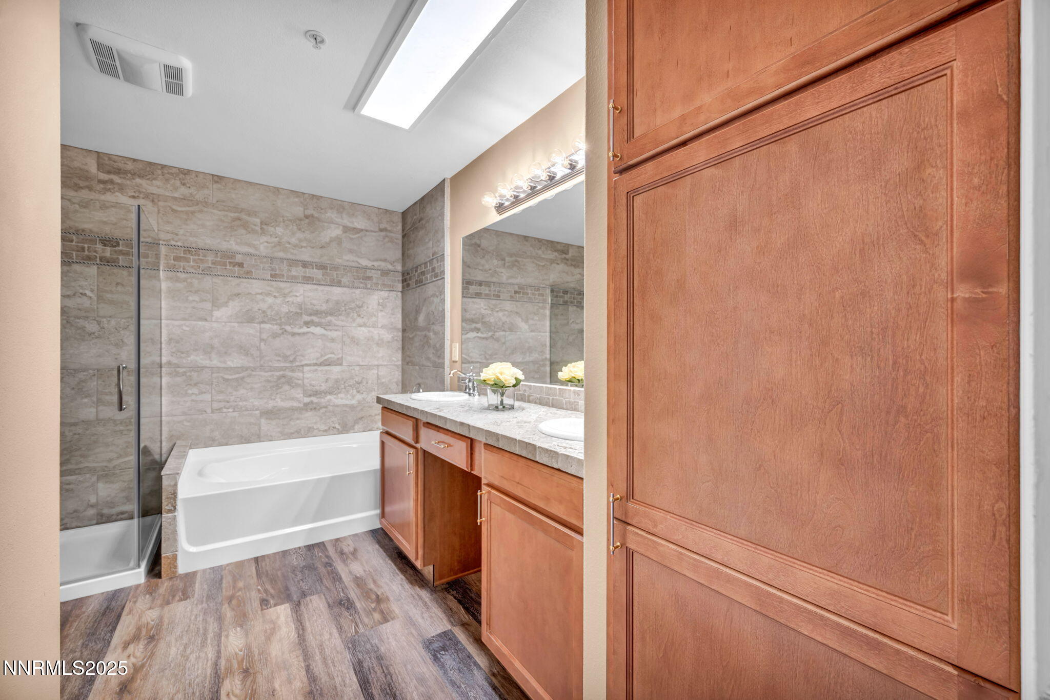 32-web-or-mls-17000-wedge-pkwy-2624