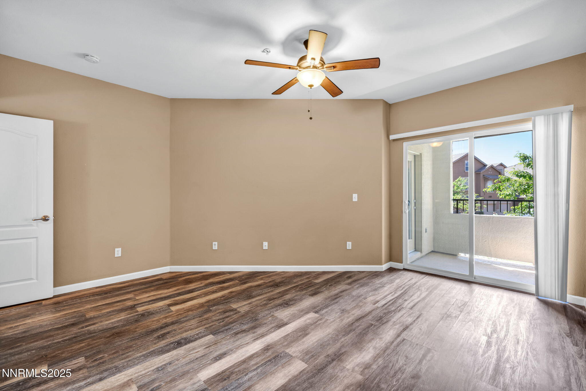 31-web-or-mls-17000-wedge-pkwy-2624