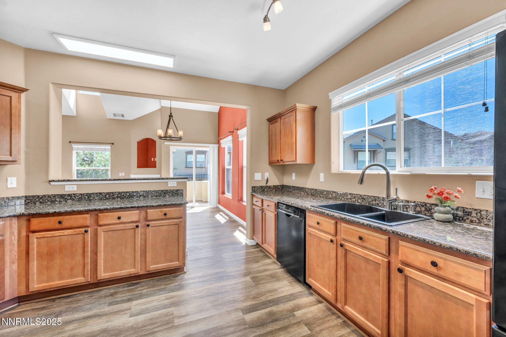 14-web-or-mls-17000-wedge-pkwy-2624