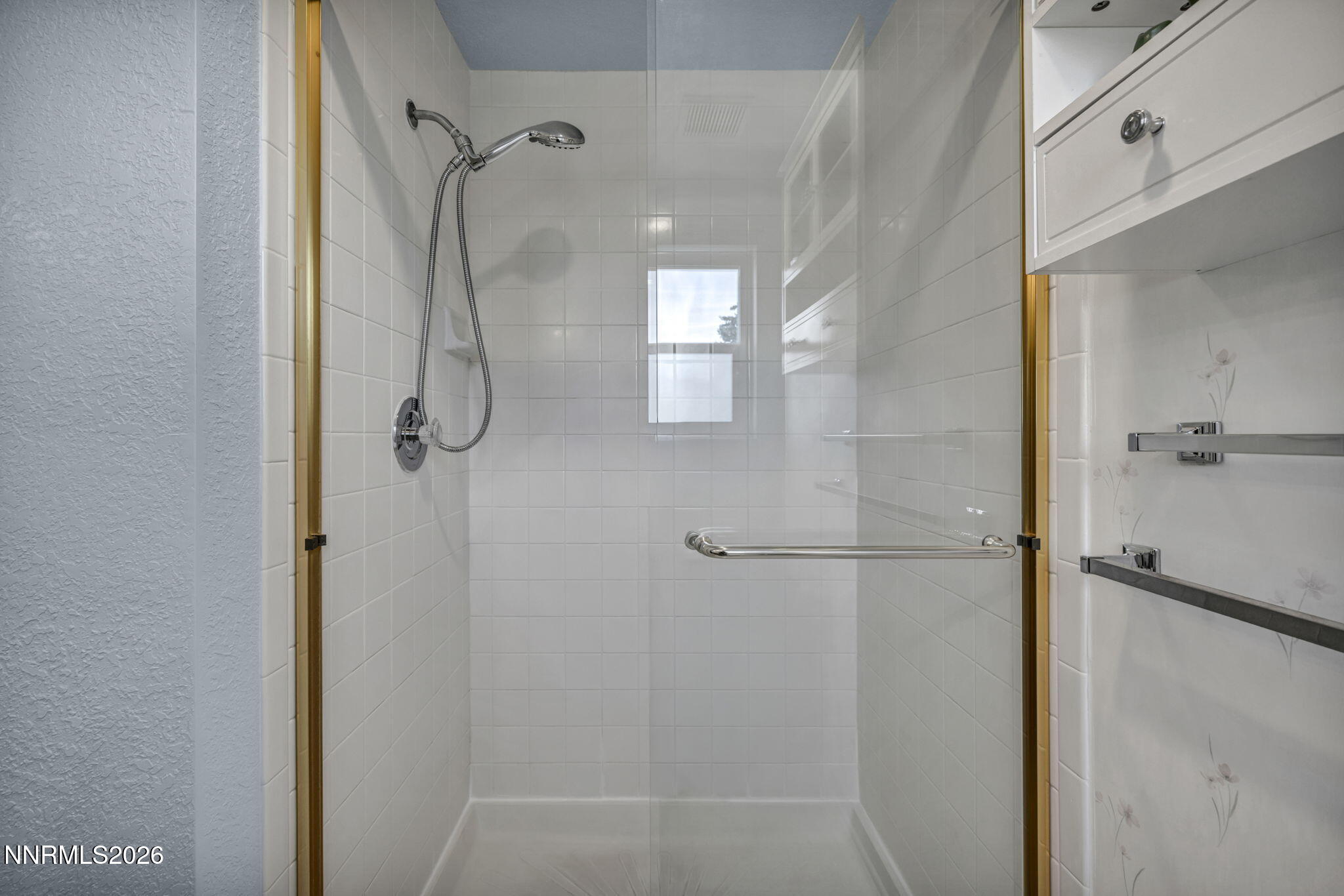 81-web-or-mls-840-russell-way