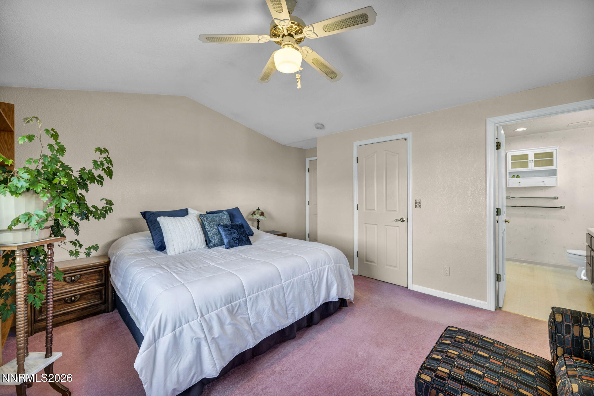 76-web-or-mls-840-russell-way