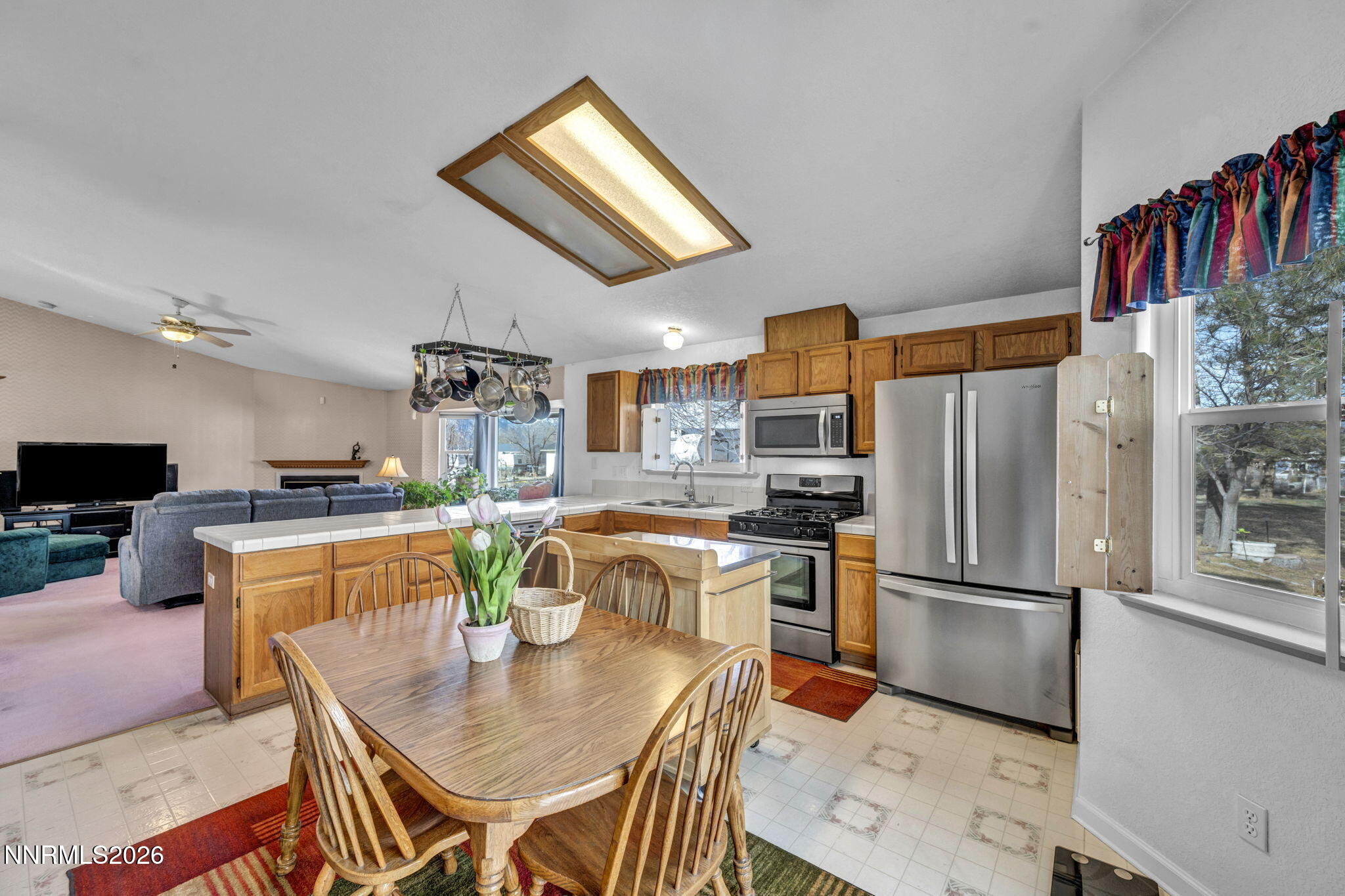 57-web-or-mls-840-russell-way