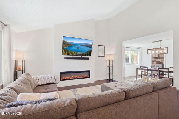 704 GLEN MEADOW DR, SPARKS, NV 89434 - Image a2ac65d357c4e5fea0d3bcbd544e5607/638472283