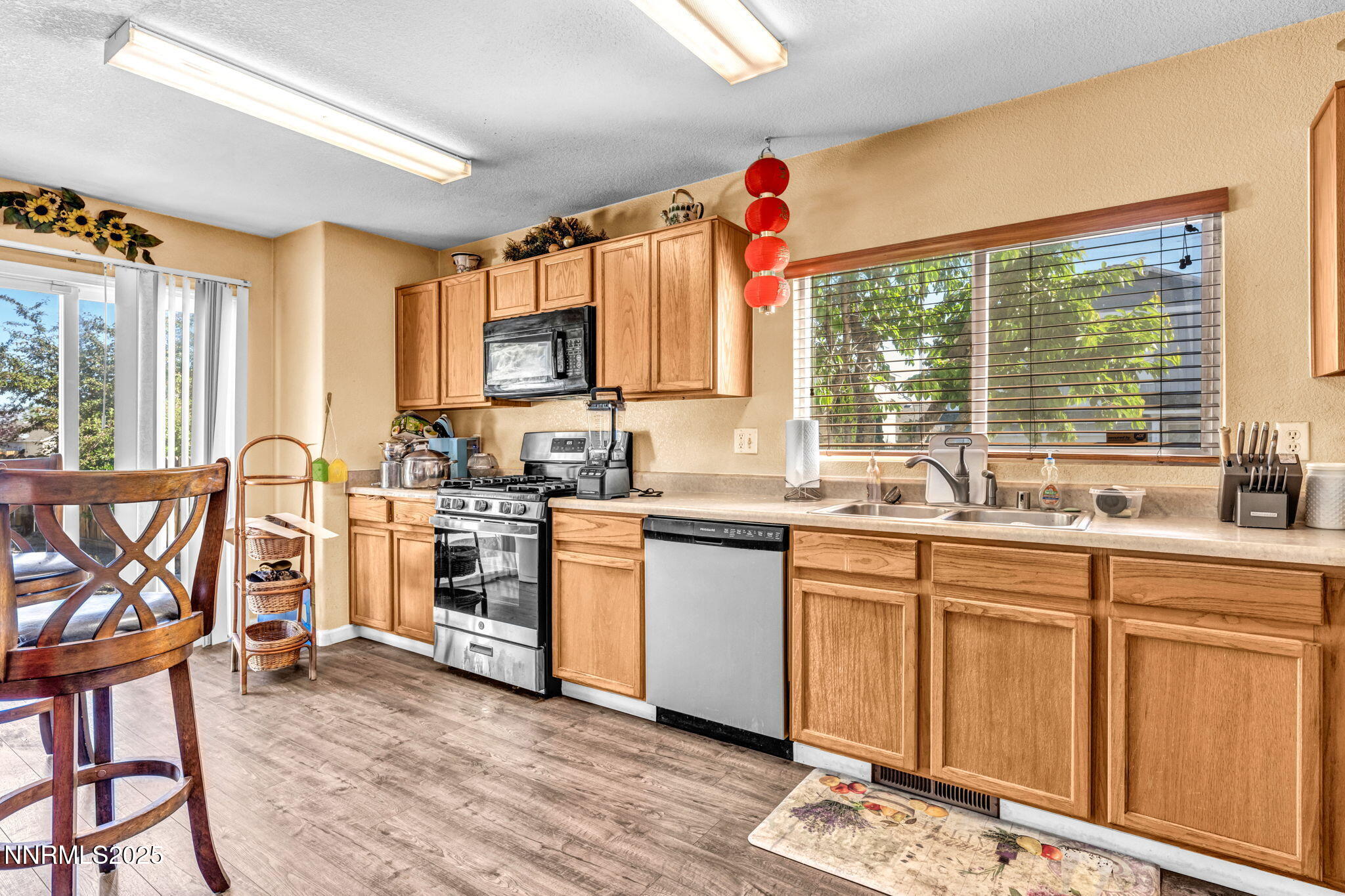 41-web-or-mls-9599-canyon-meadows-dr