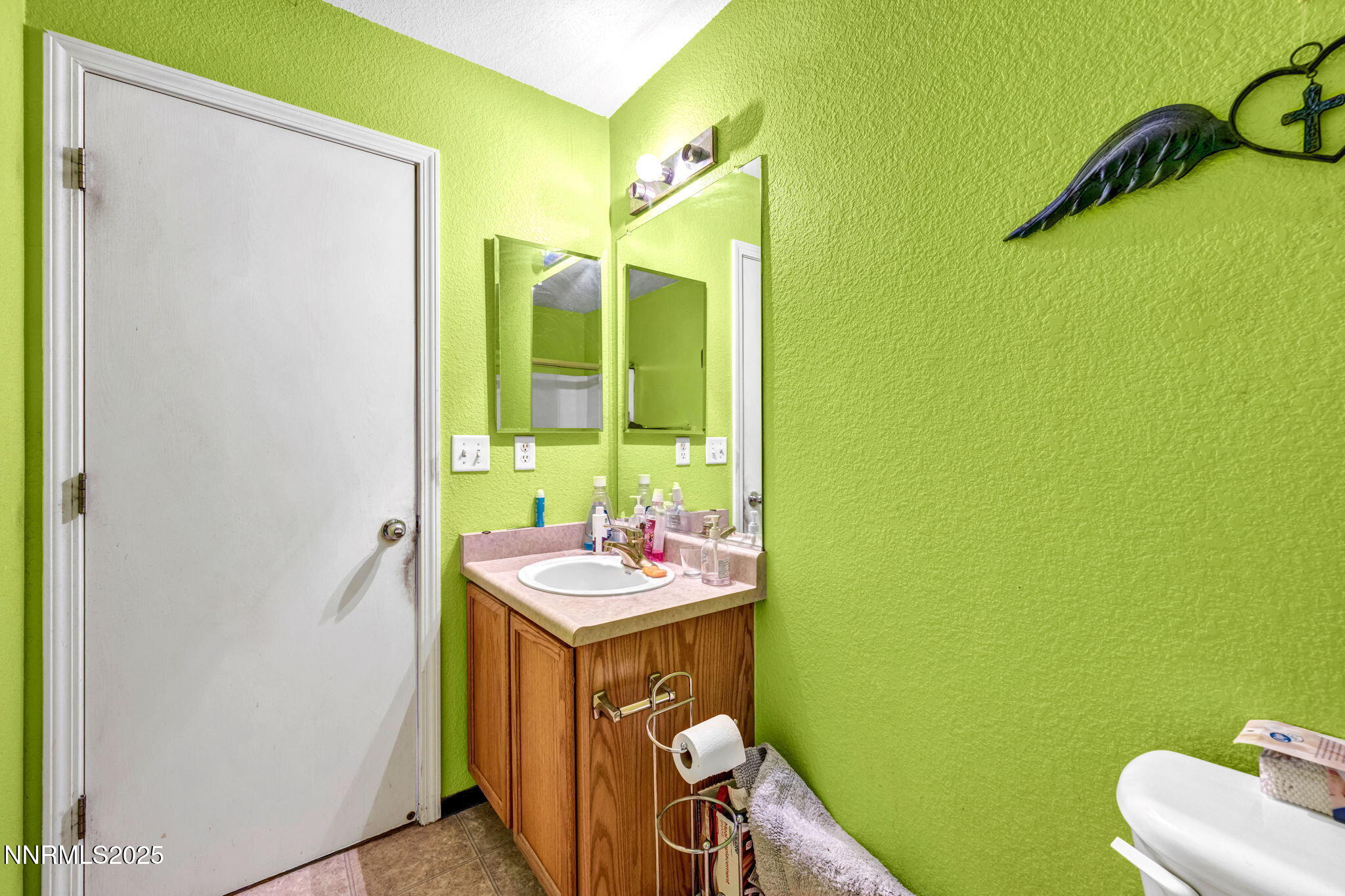 16-web-or-mls-9599-canyon-meadows-dr