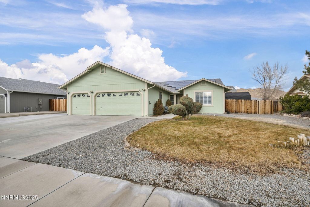 Photo of 2371 Albatross Way, Sparks, NV 89441 (MLS # 260000265)