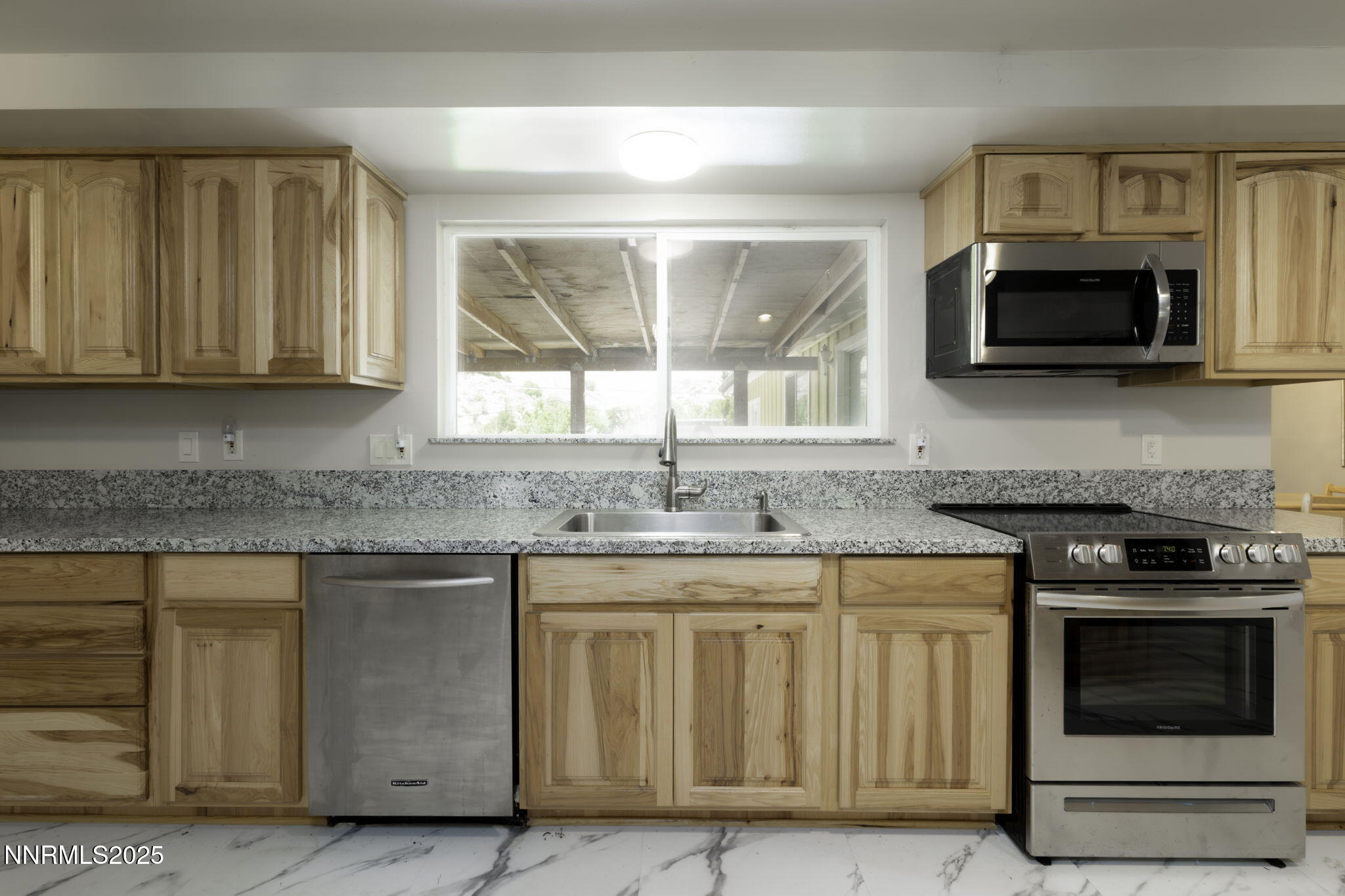 16-web-or-mls-4879 Idlewild-16