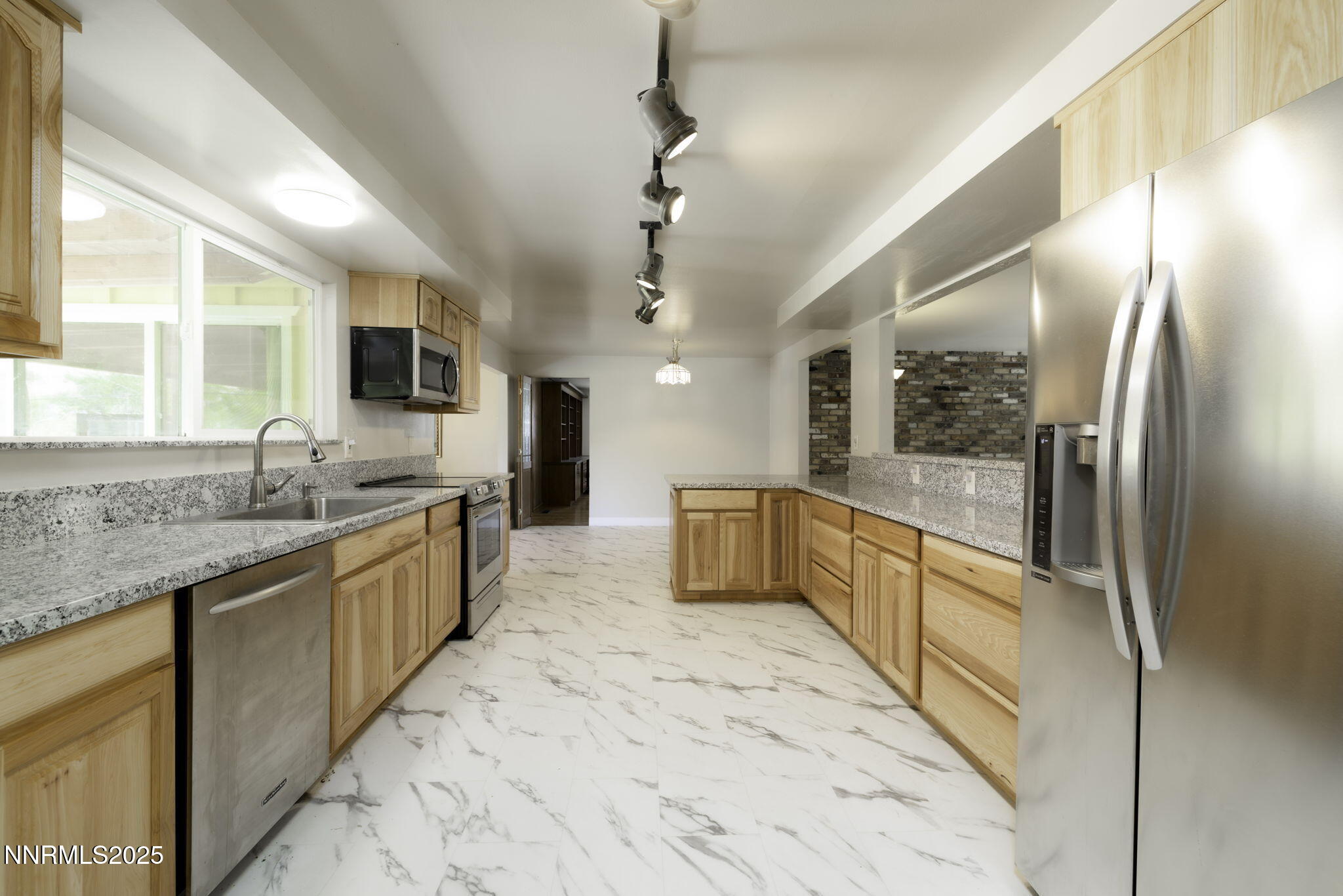 15-web-or-mls-4879 Idlewild-15