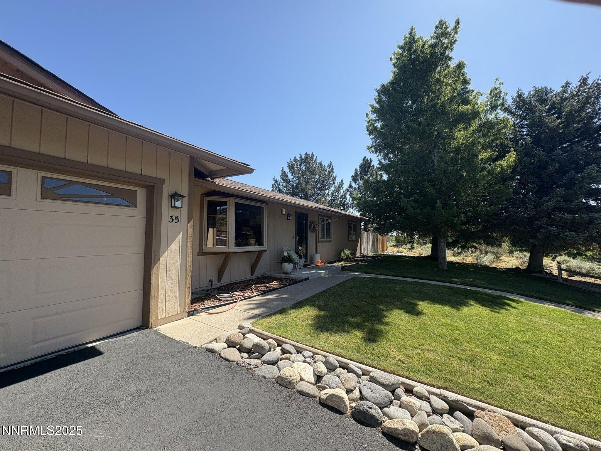 20 Frontyard Summer_1