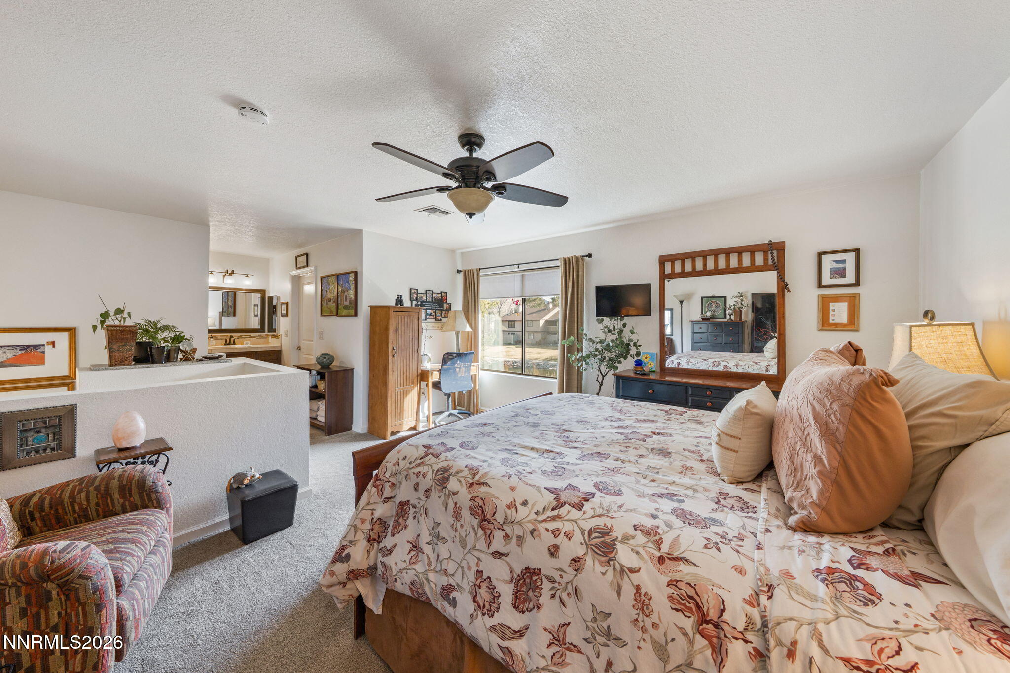 12-web-or-mls-A7V04315