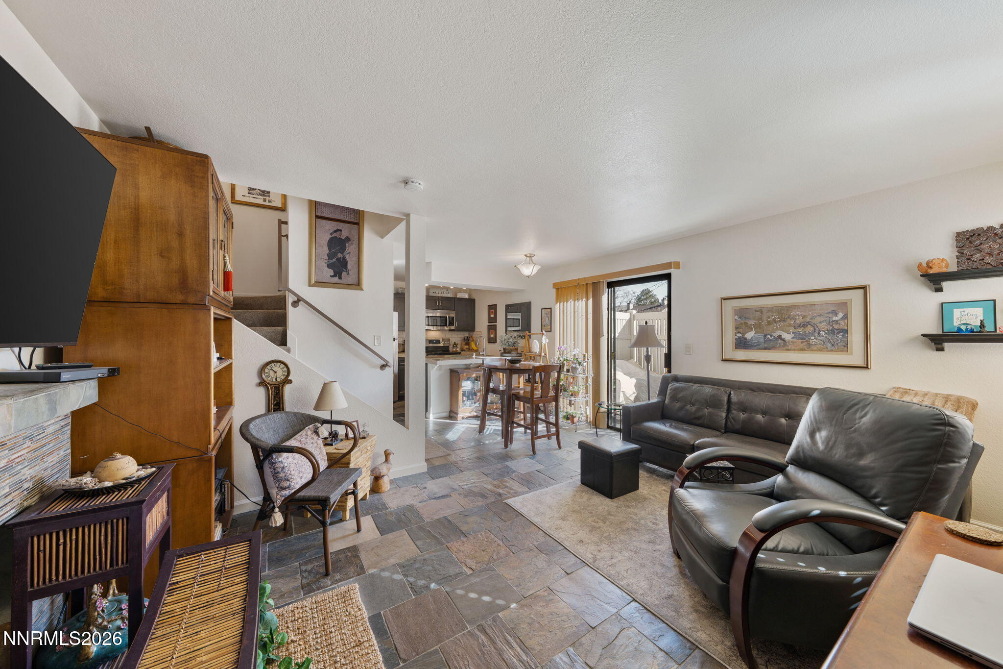 30-web-or-mls-A7V04427