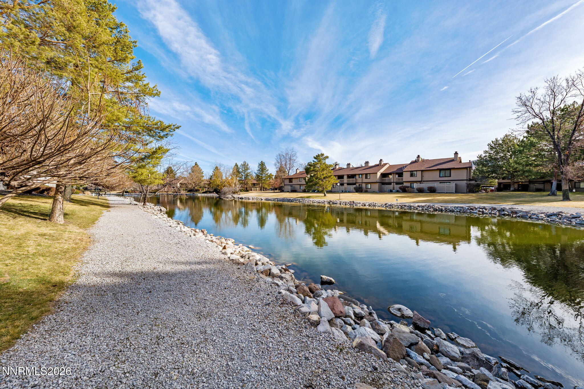 10-web-or-mls-A7V04305