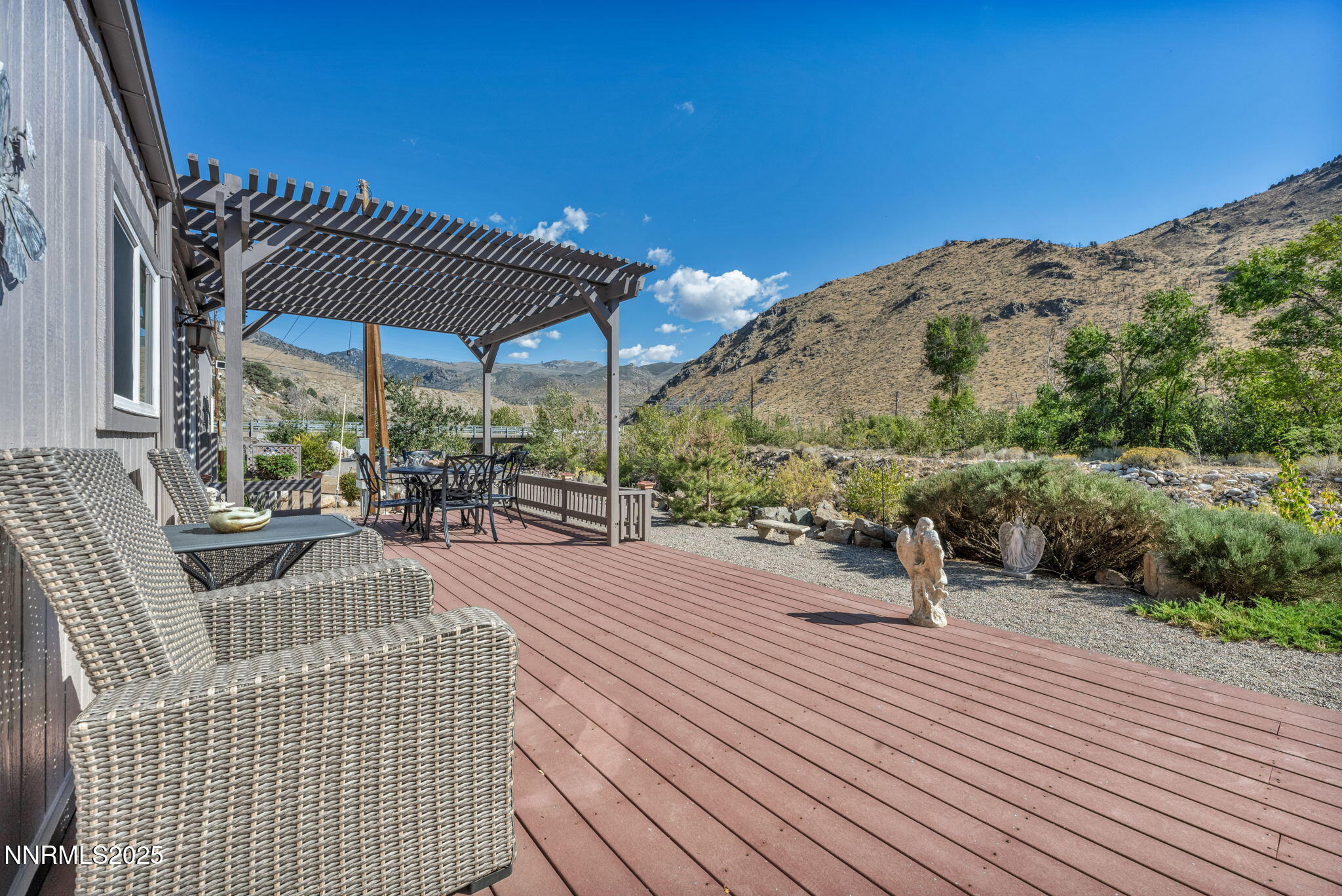 14-web-or-mls-45-n-river-ln