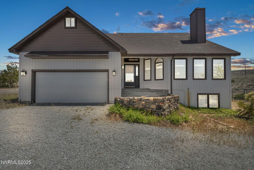 Photo of 670 Valle Verde Drive, Sparks, NV 89441 (MLS # 250050254)