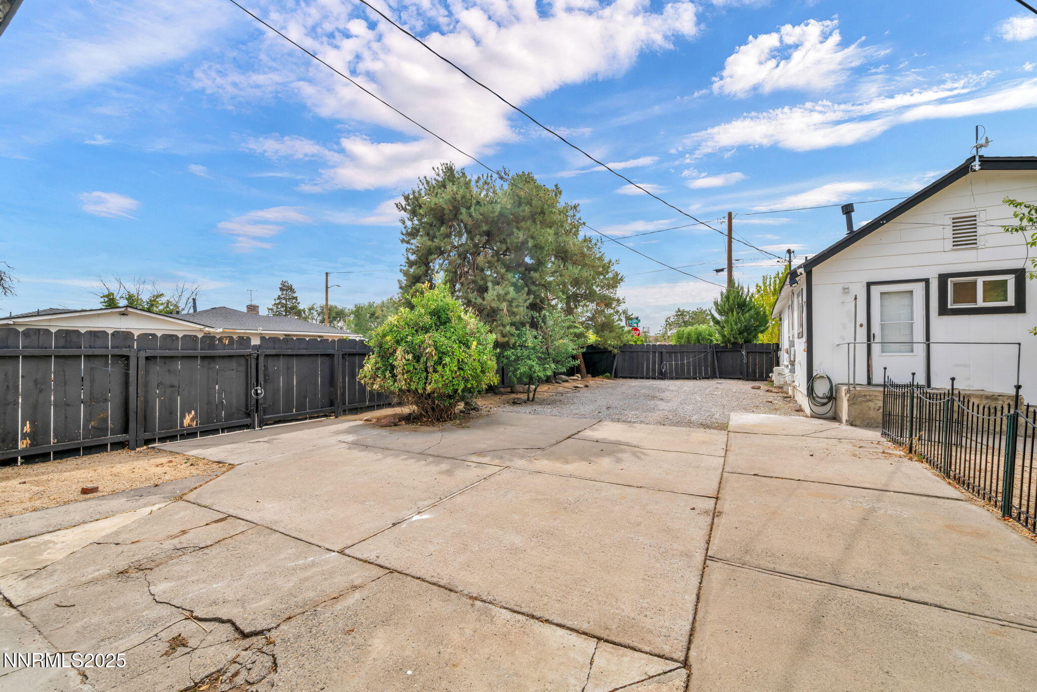 31-web-or-mls-1281-e-10th-st