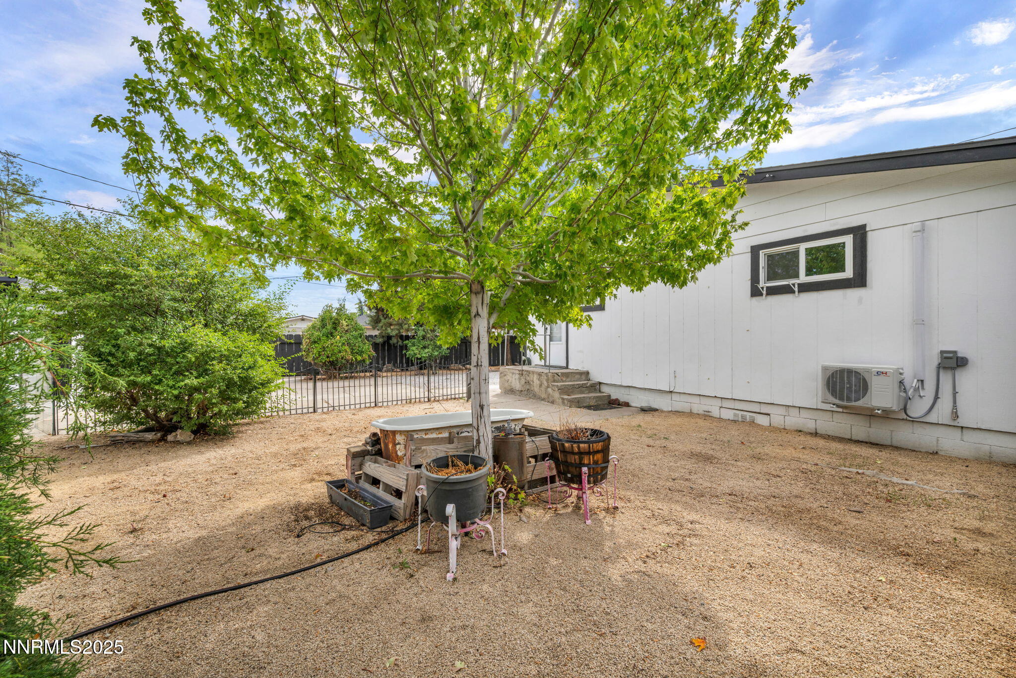 11-web-or-mls-1281-e-10th-st