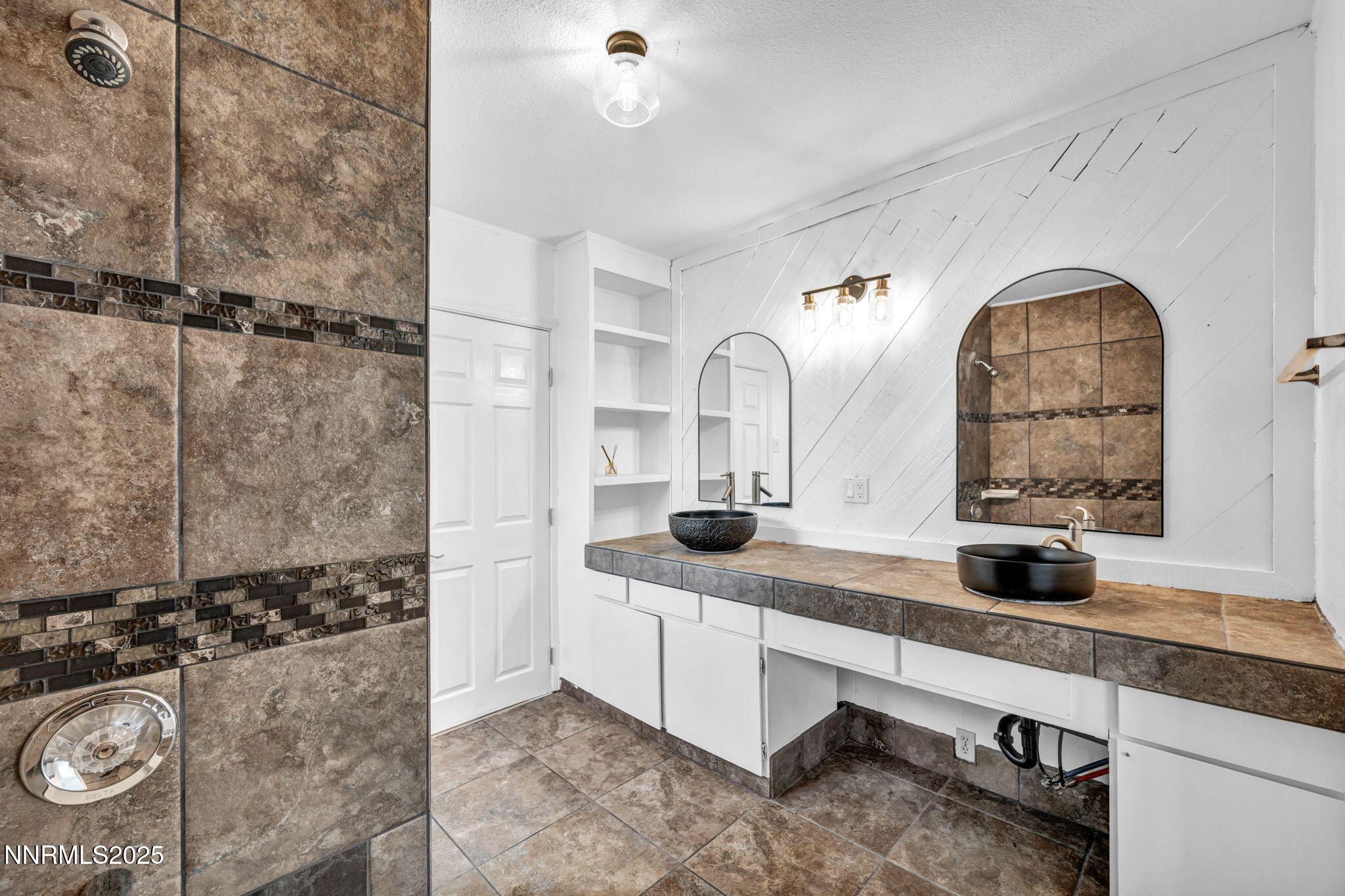 48-web-or-mls-1281-e-10th-st