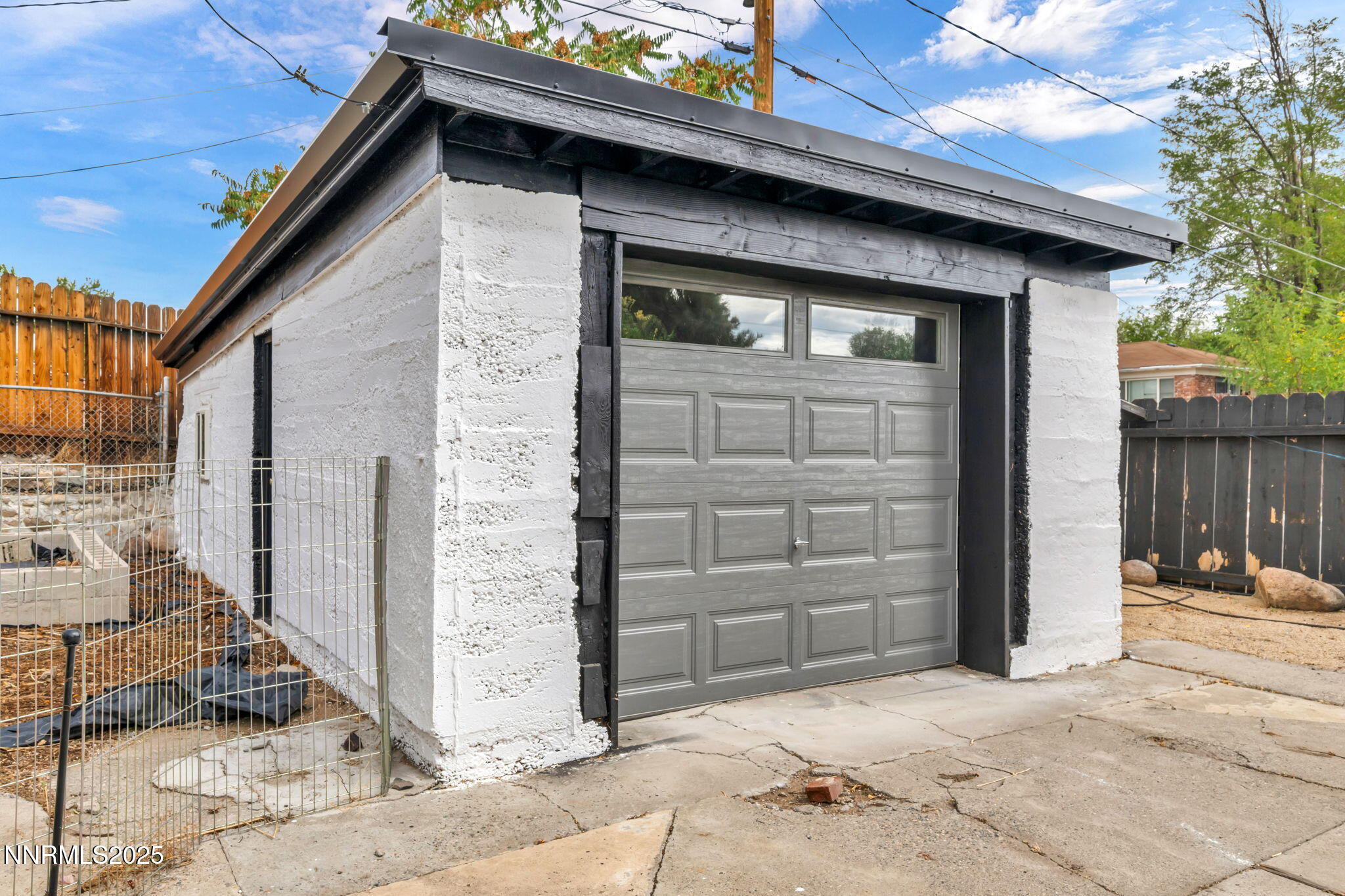 35-web-or-mls-1281-e-10th-st