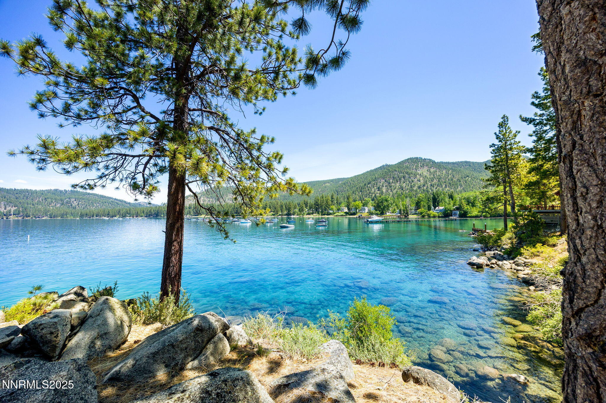 Scenic Lakefront Edge