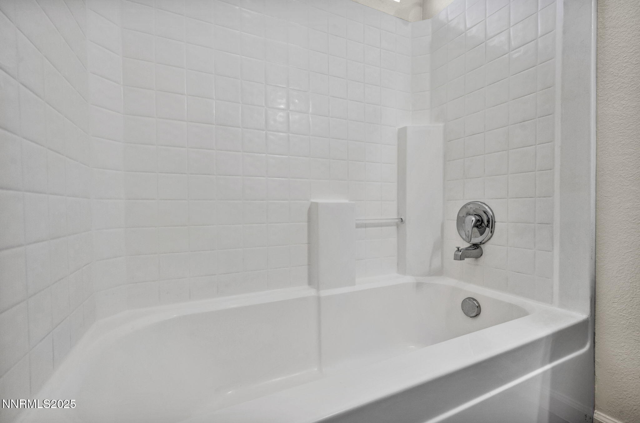 68-web-or-mls-119-red-oak-ct