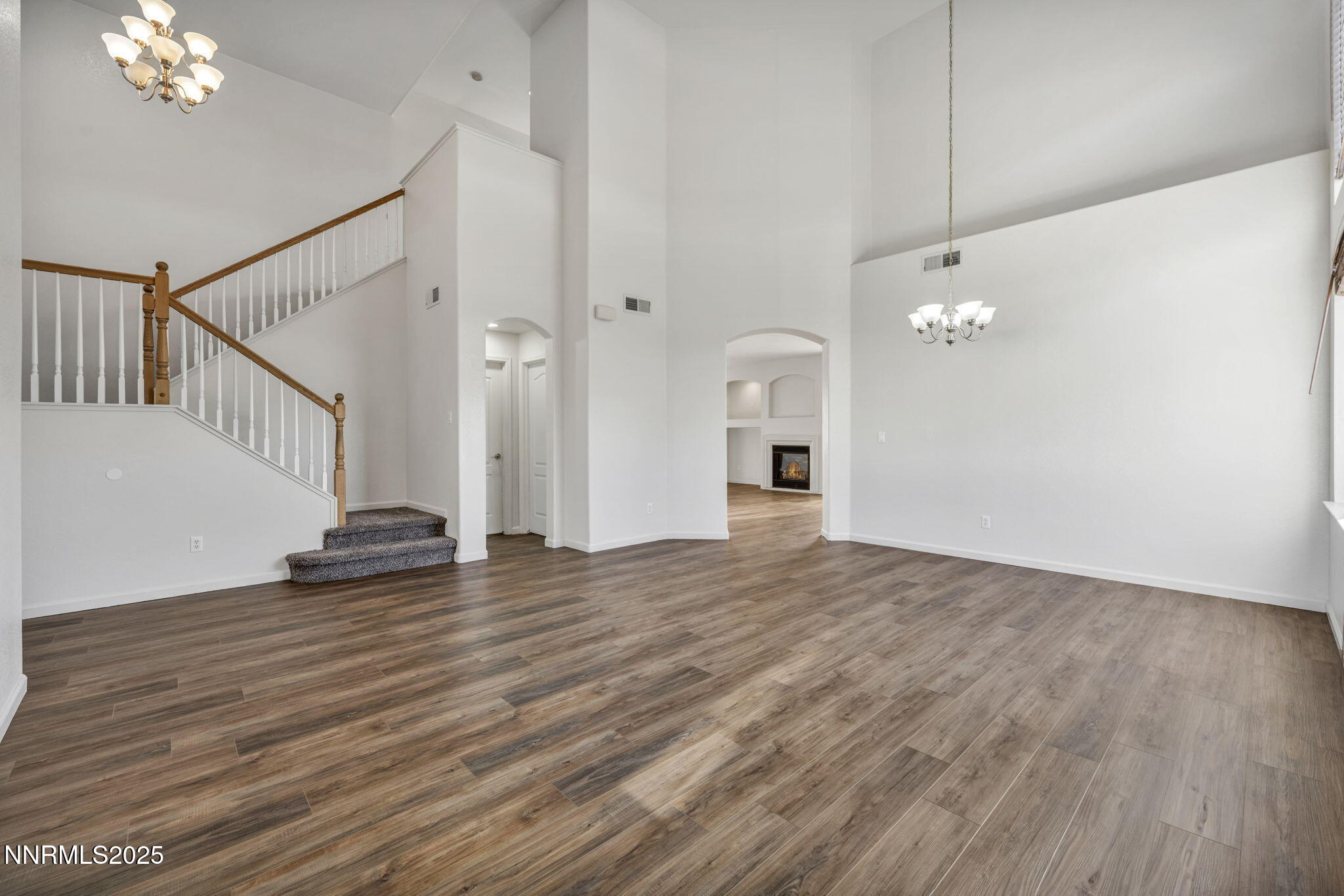 38-web-or-mls-119-red-oak-ct