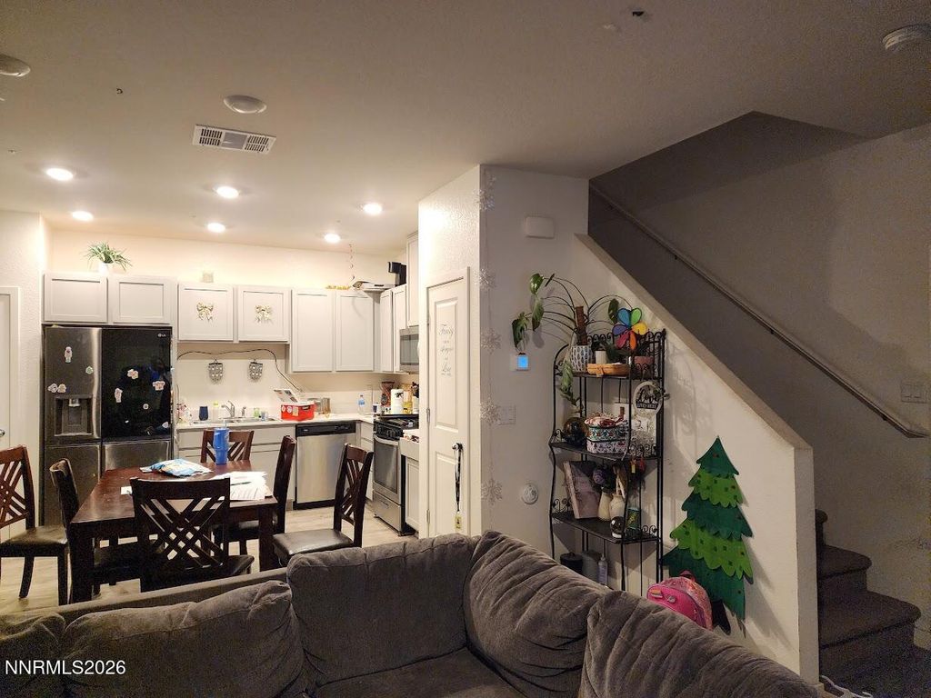 Photo of 8810 Sky Wind Road, Reno, NV 89506 (MLS # 260000673)