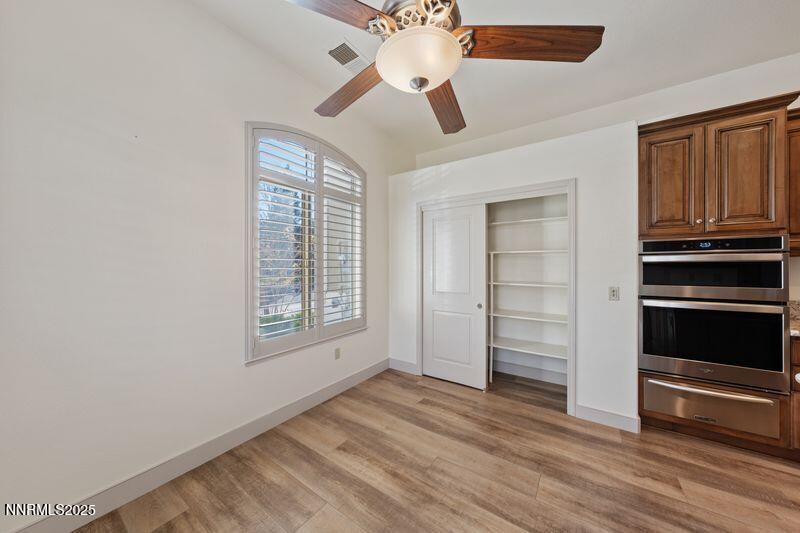 Wilbur May - Breakfast nook